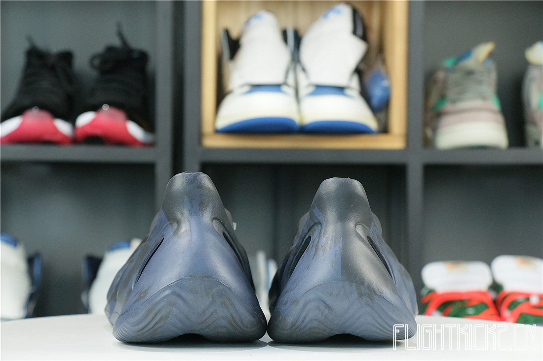 Yeezy Foam Runner “Mineral Blue” (GV7903午夜蓝）