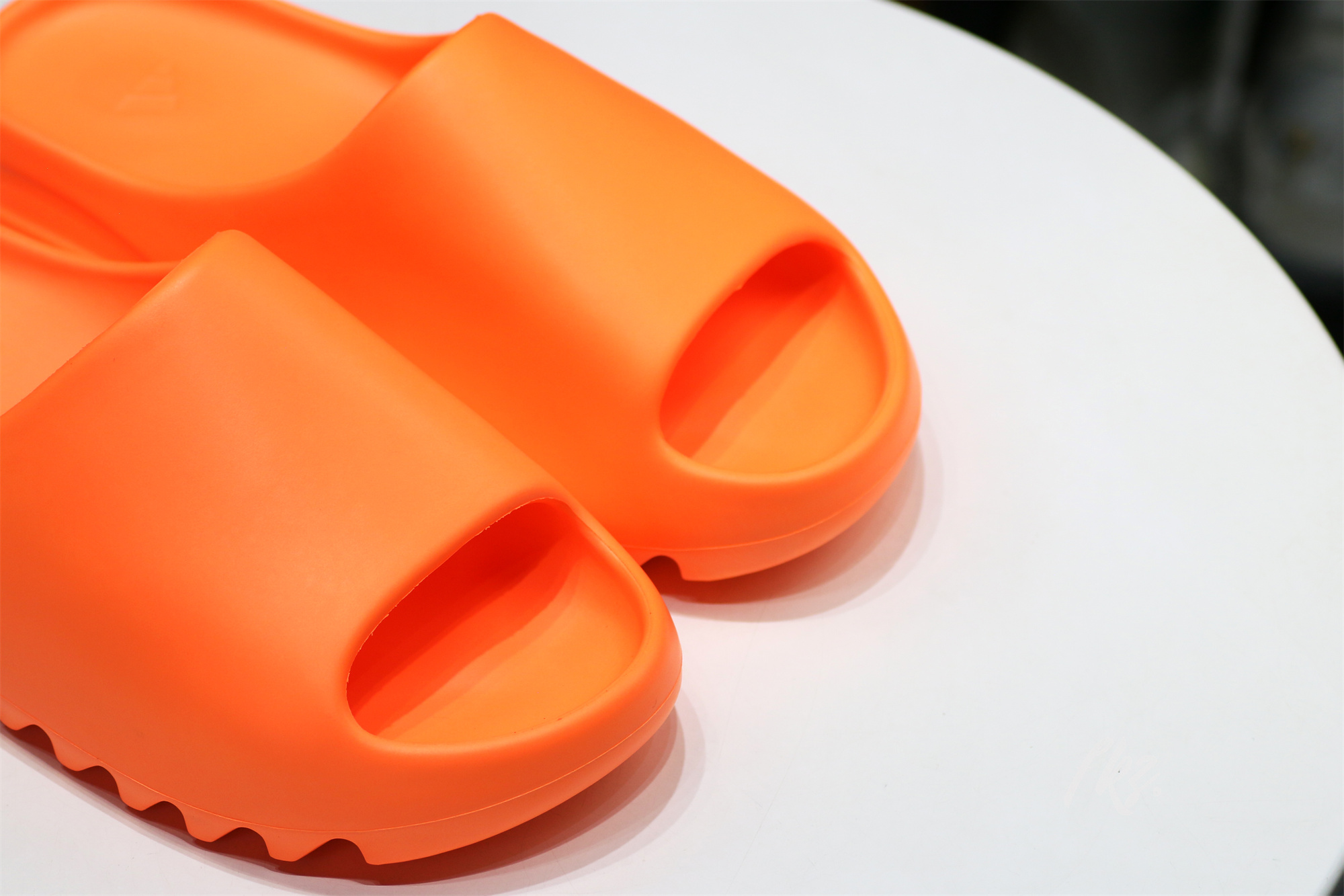 Kanye West Yeezy Slide Enflame Orange