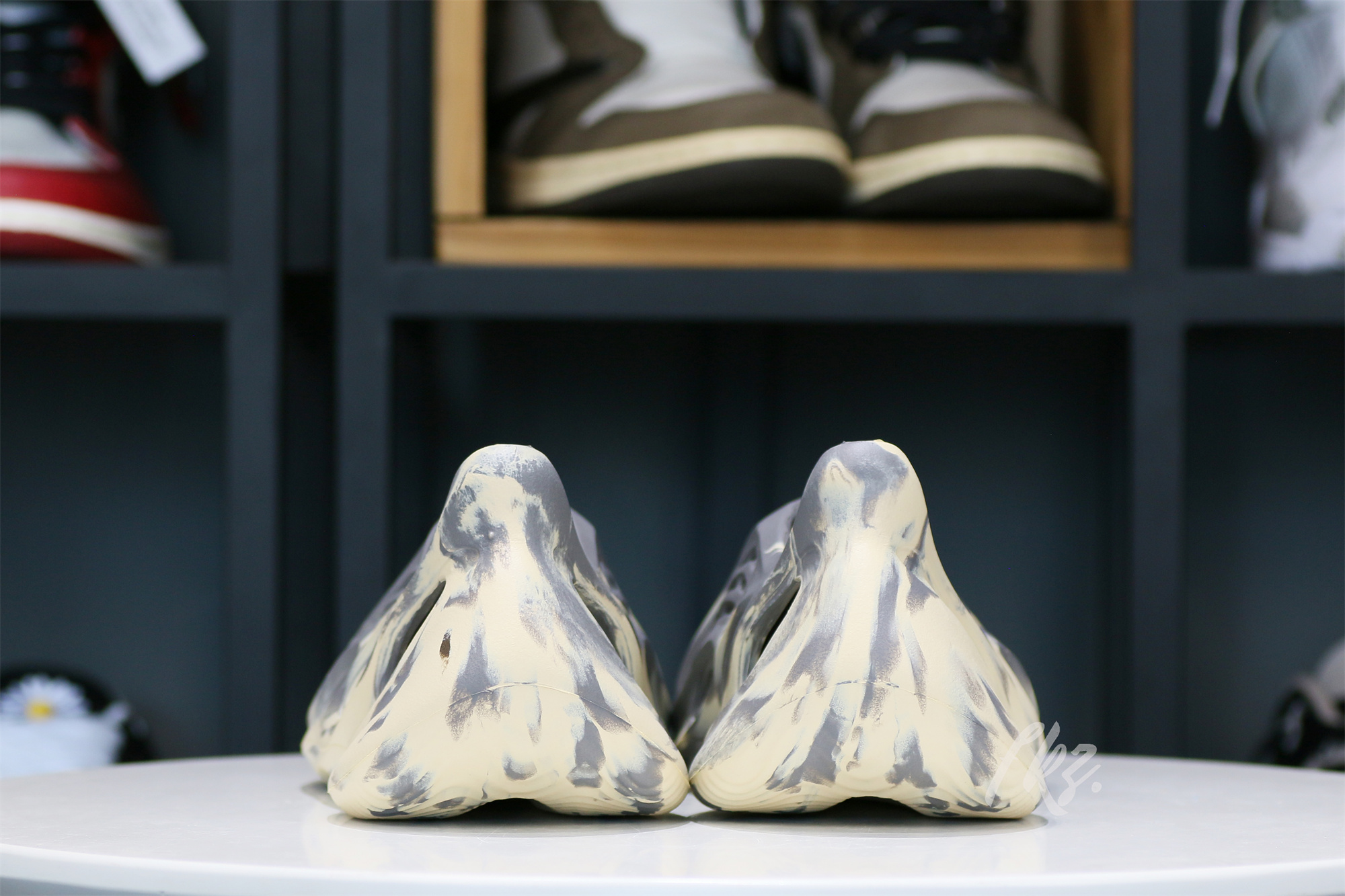 Yeezy Foam Runner “MXT Moon Grey” (GV7904 月灰）