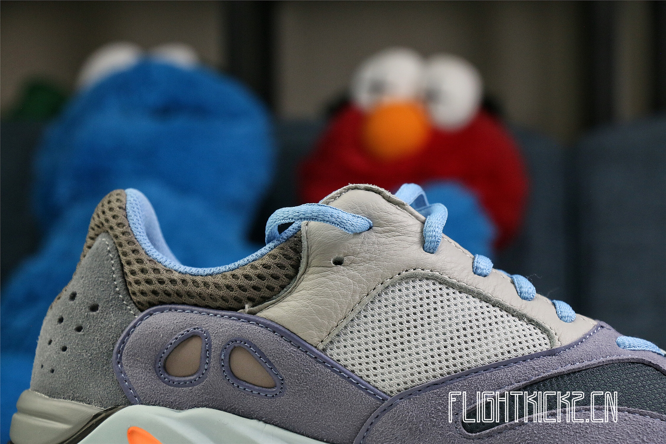 Yeezy Boost 700  Carbon Blue  2020