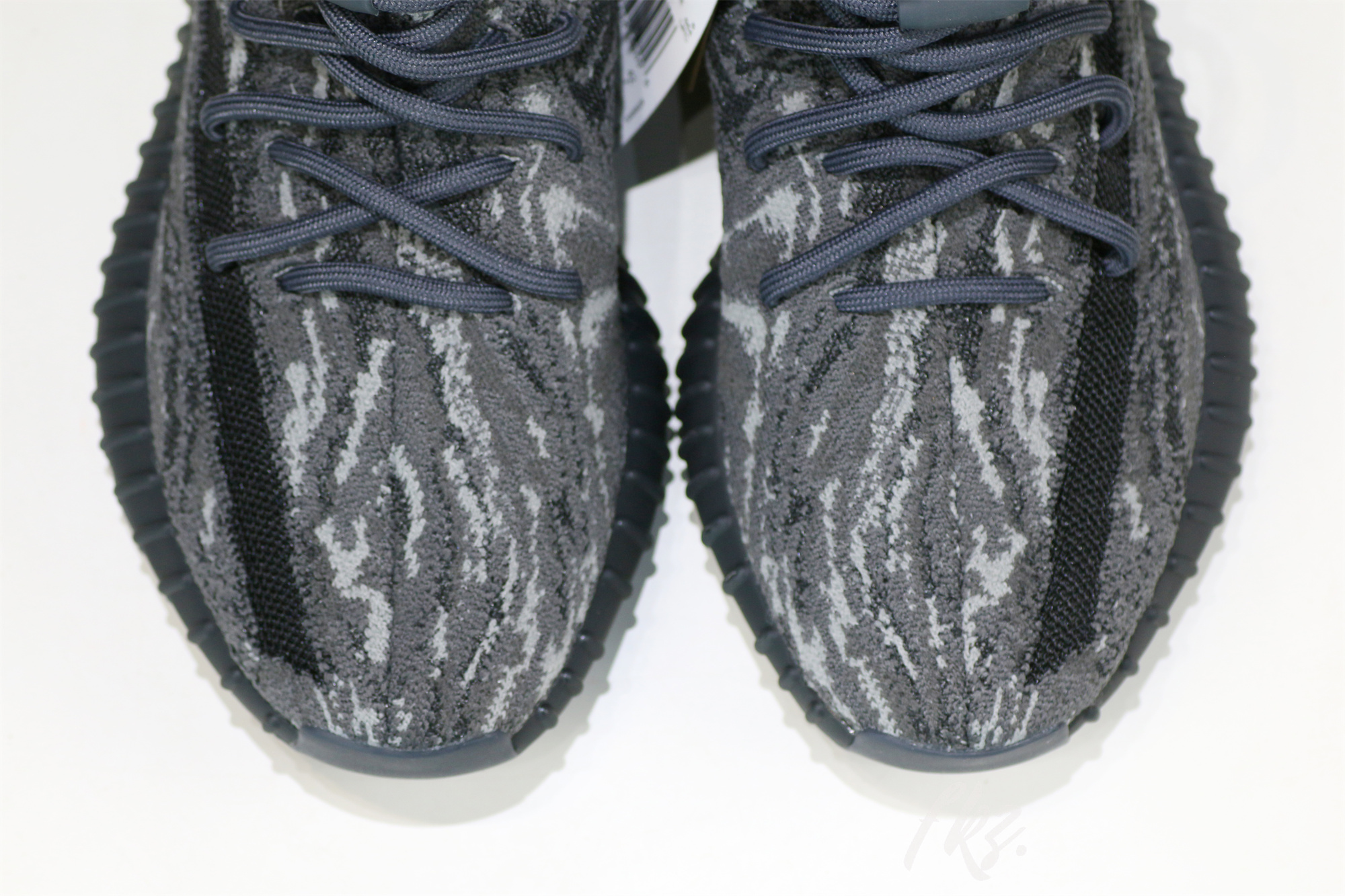 Yeezy Boost 350 V2 “Dark Salt” 2022