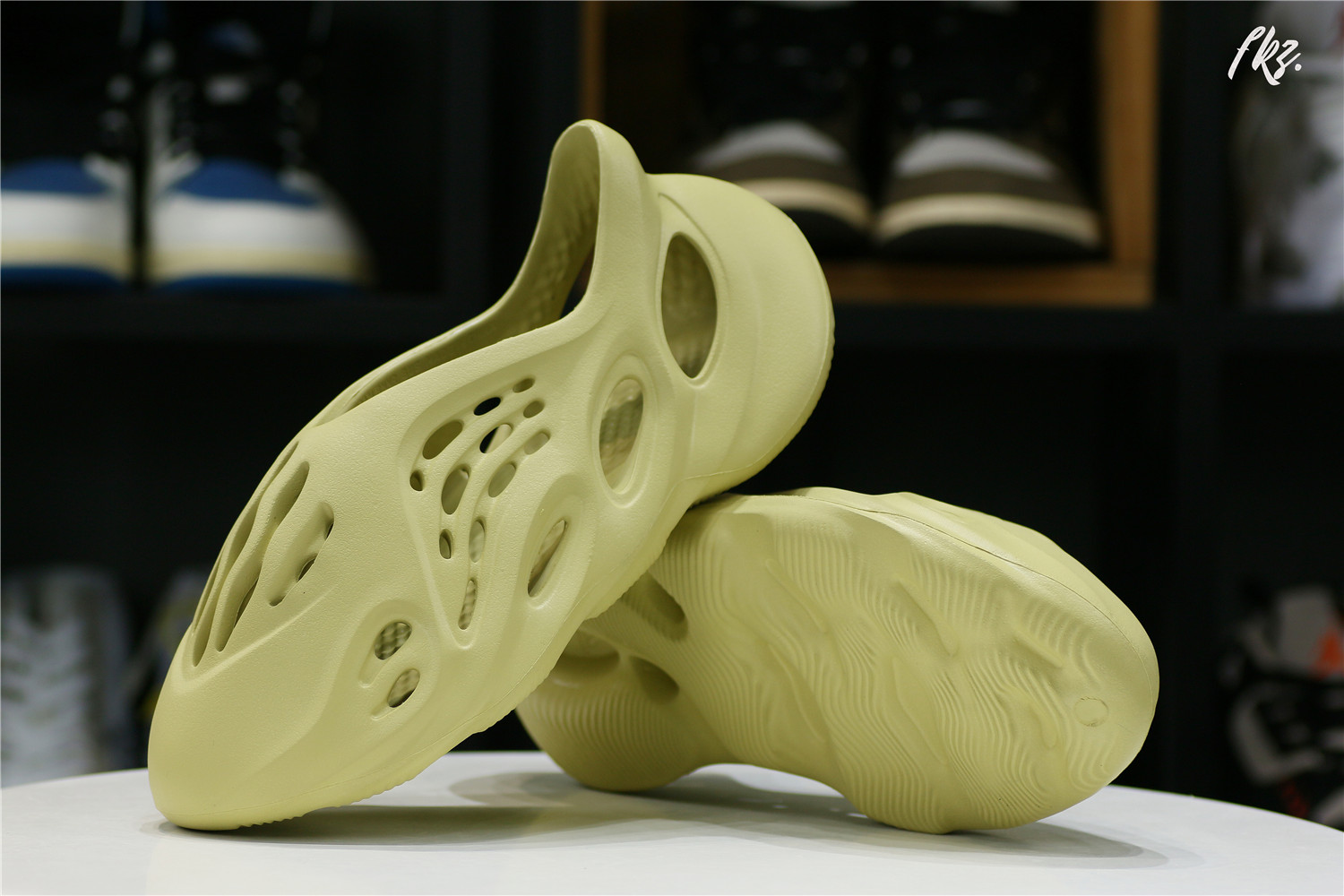 adidas Yeezy Foam RNNR Sulfur