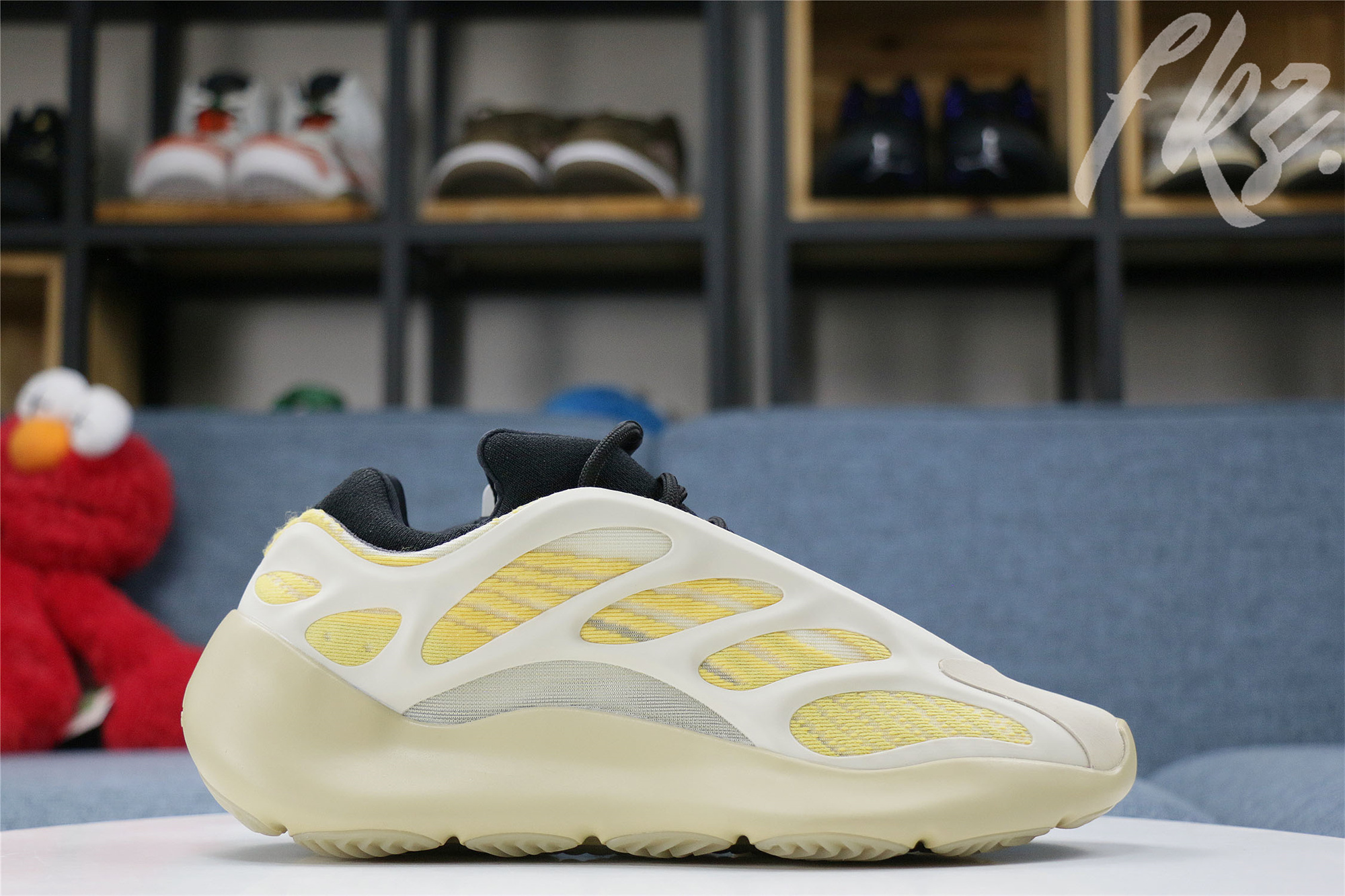 Adidas Yeezy 700 V3 Safflower