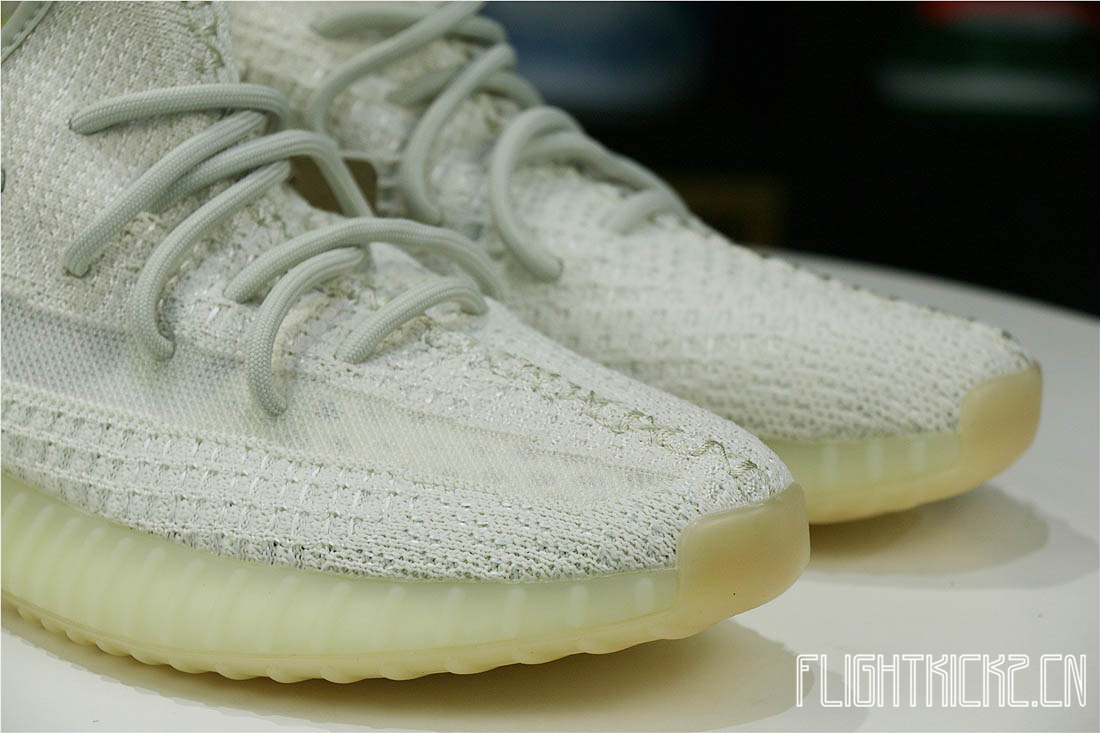 Yeezy 350 V2  Light  UV 2021