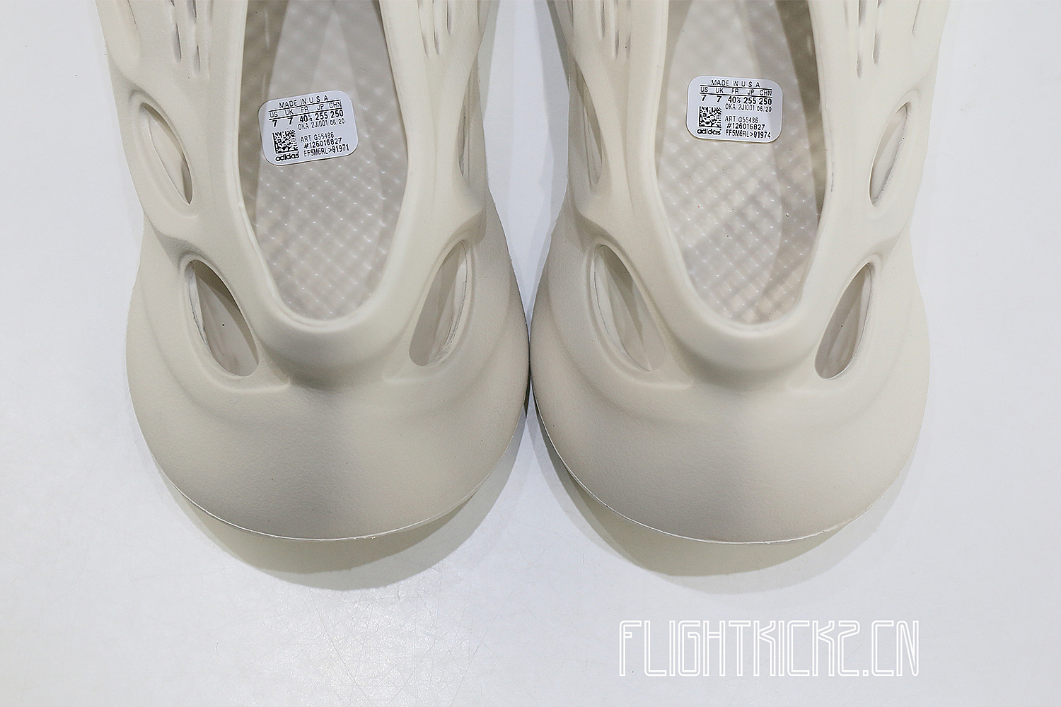 adidas Yeezy Foam RNNR Ararat （G55486骨白）