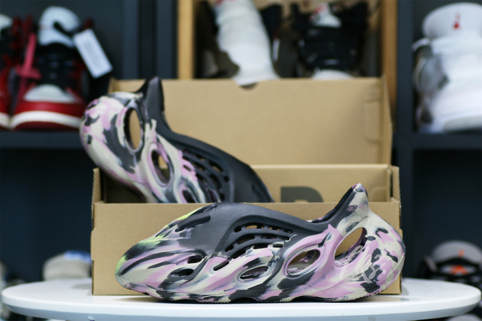 Yeezy Foam Runner “MX Carbon” 2022 (IG9562)