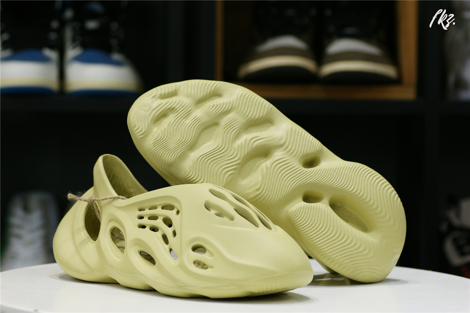 adidas Yeezy Foam RNNR Sulfur