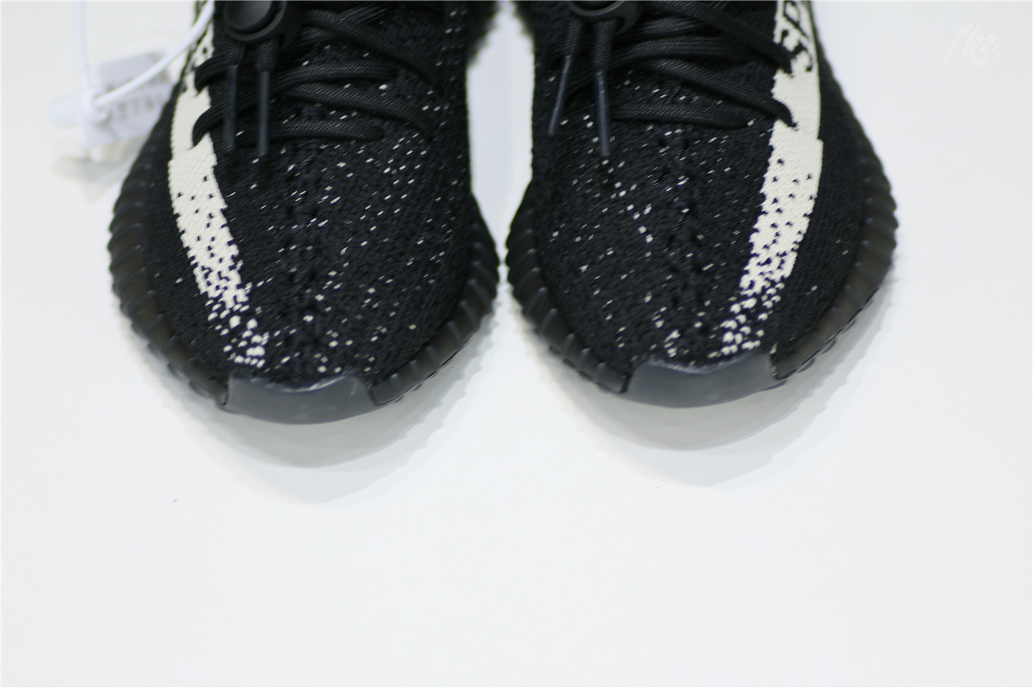 adidas Yeezy Boost 350 V2 Core Black White kid