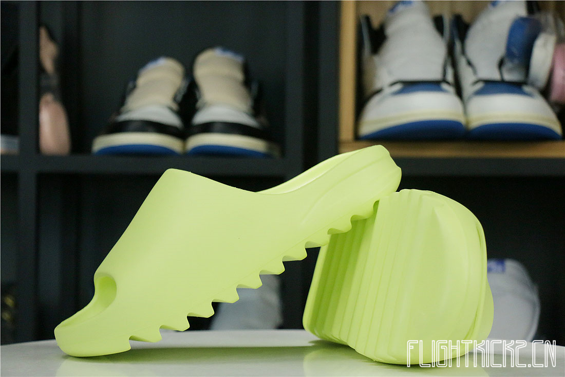 Yeezy Slides Glow Green 2021