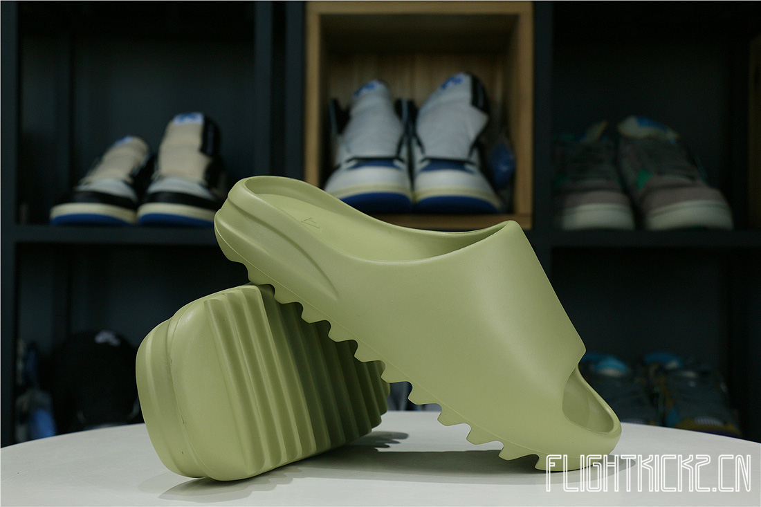 Kanye West Yeezy Slide Resin 2021（GZ5551绿）