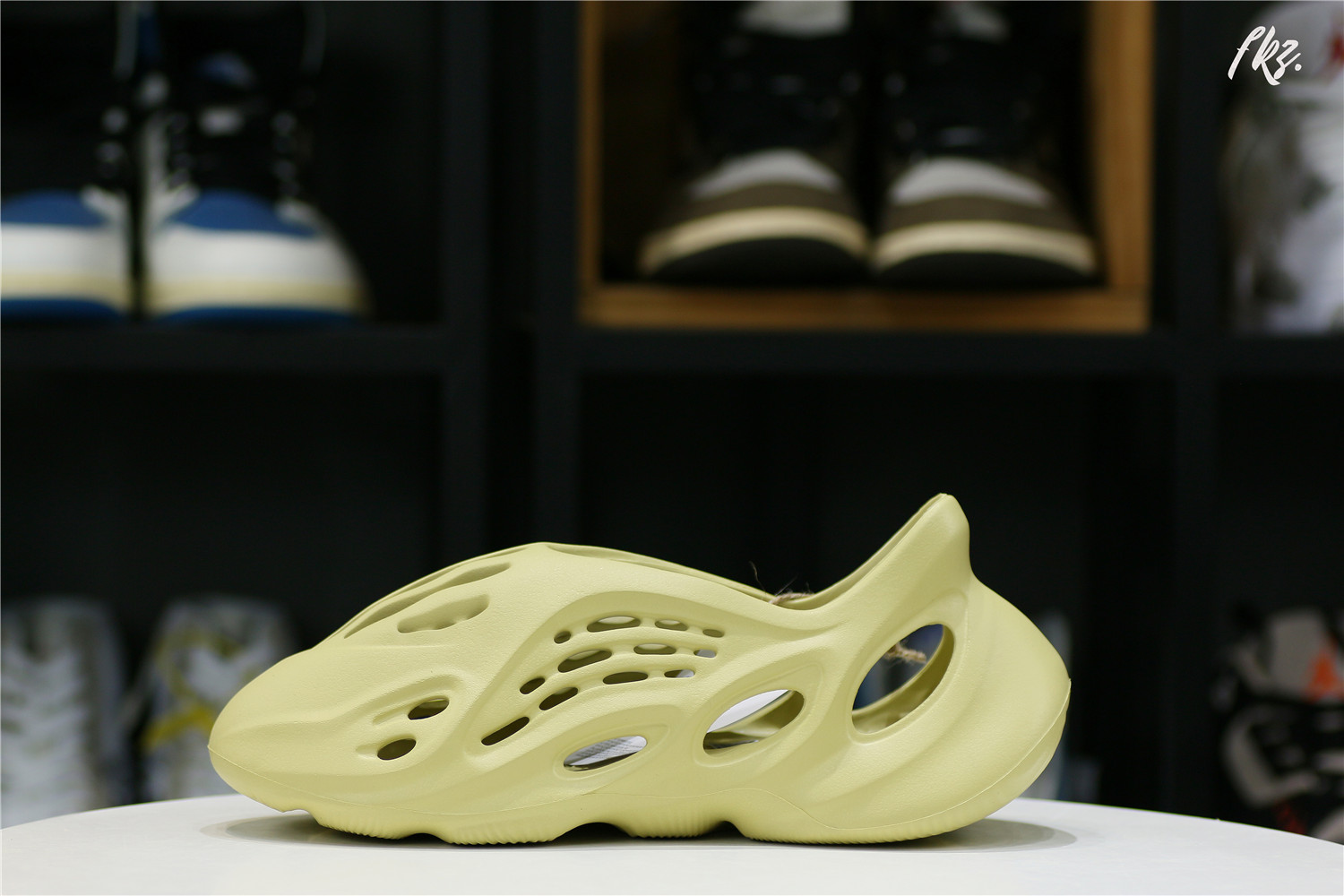 adidas Yeezy Foam RNNR Sulfur