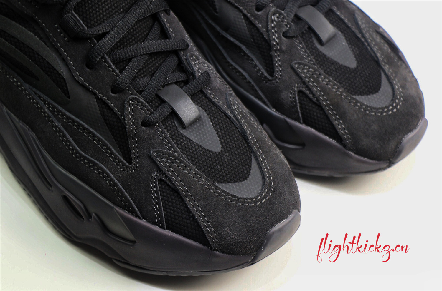 Yeezy Boost 700 V2  Vanta  2019