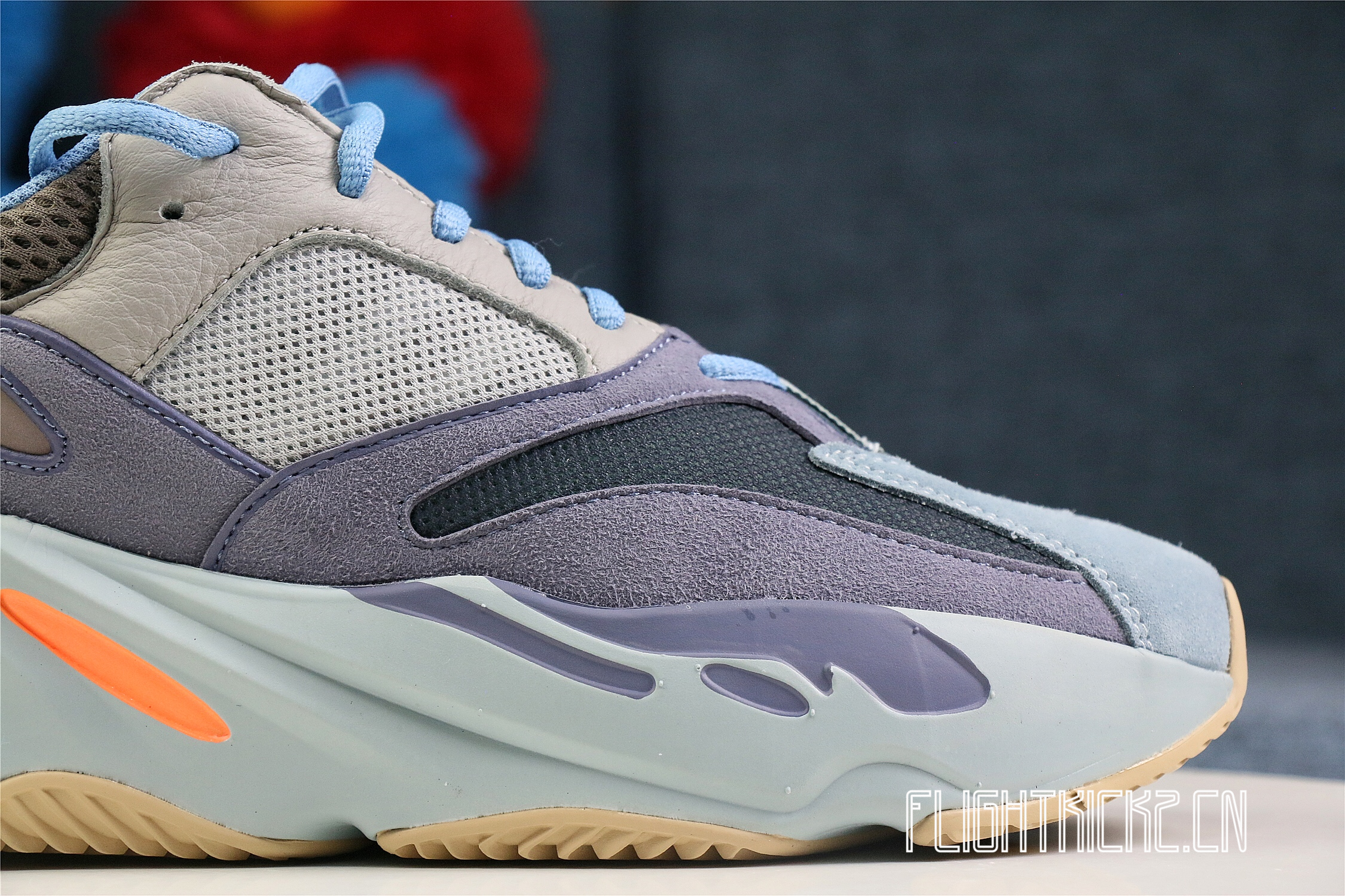 Yeezy Boost 700  Carbon Blue  2020