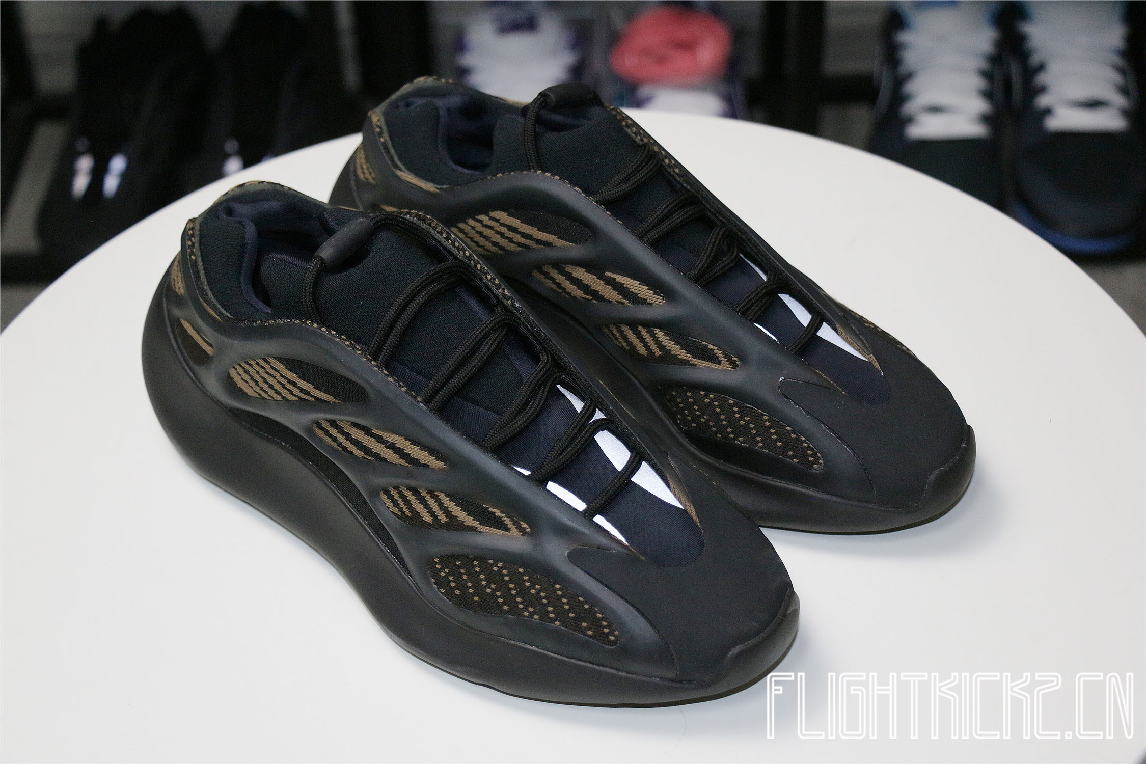 Adidas Yeezy 700 V3 Clay Brown