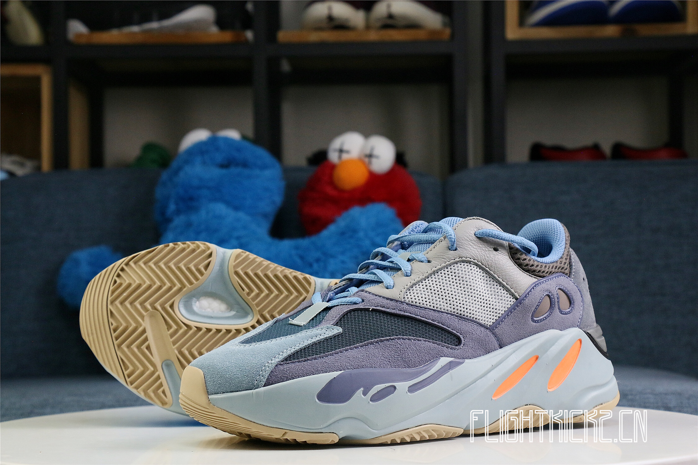 Yeezy Boost 700  Carbon Blue  2020