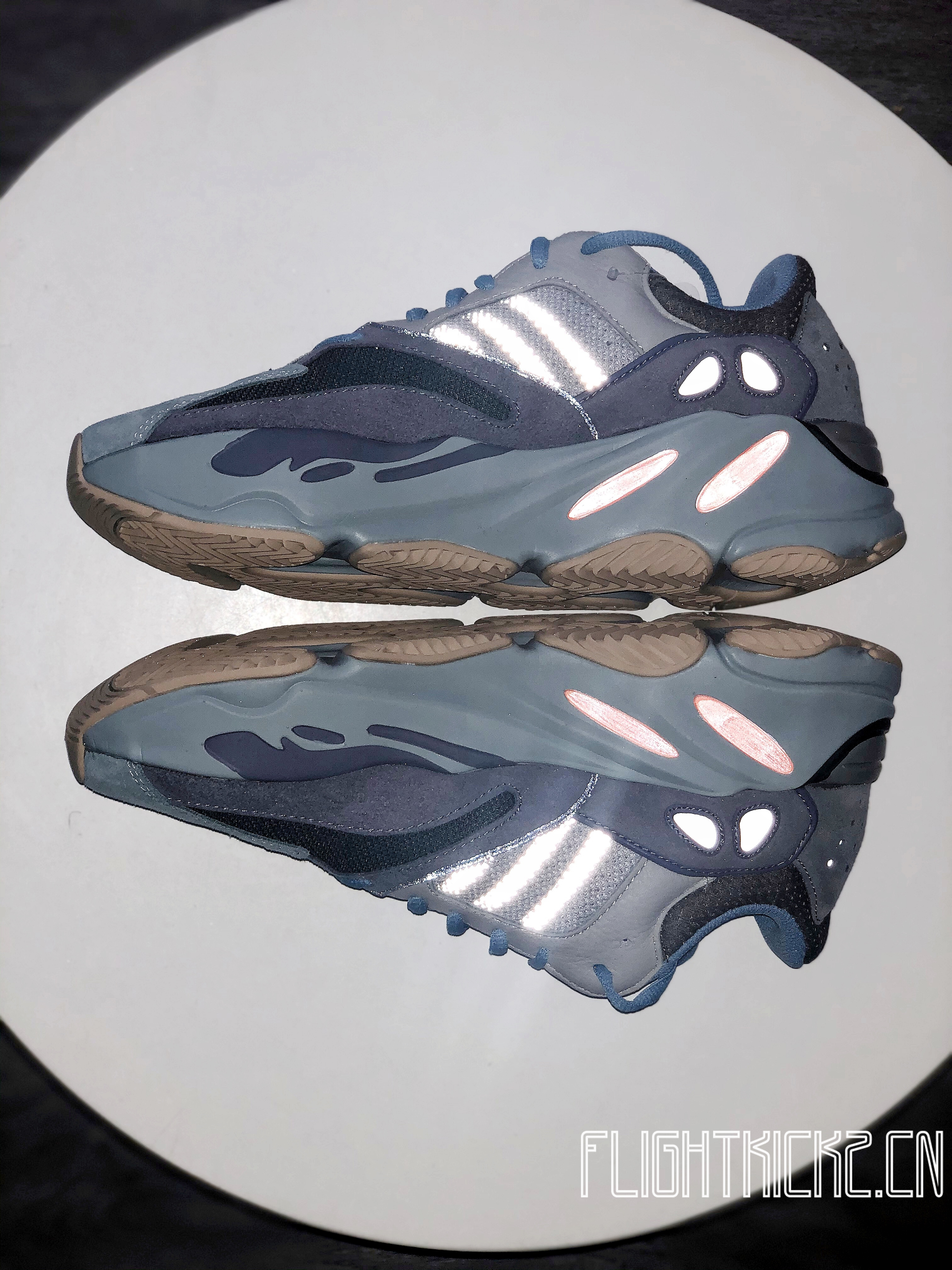 Yeezy Boost 700  Carbon Blue  2020