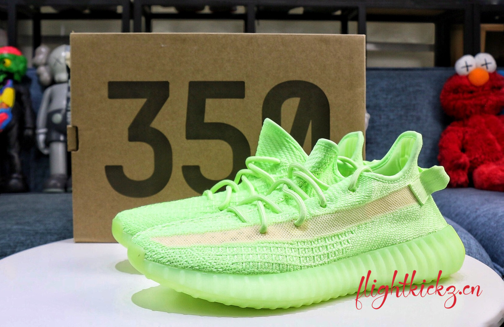 Yeezy Boost 350 V2  Glow In The Dark （Ln5 A1)
