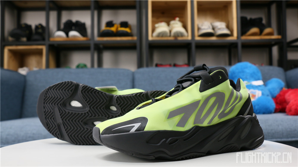 Yeezy Boost 700 MNVN Phosphor 2020