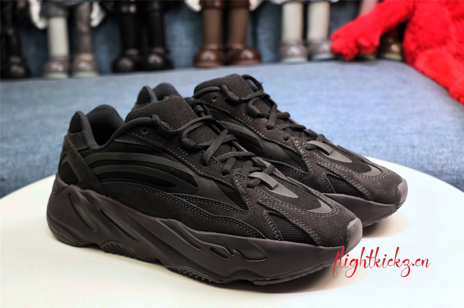 Yeezy Boost 700 V2  Vanta  2019