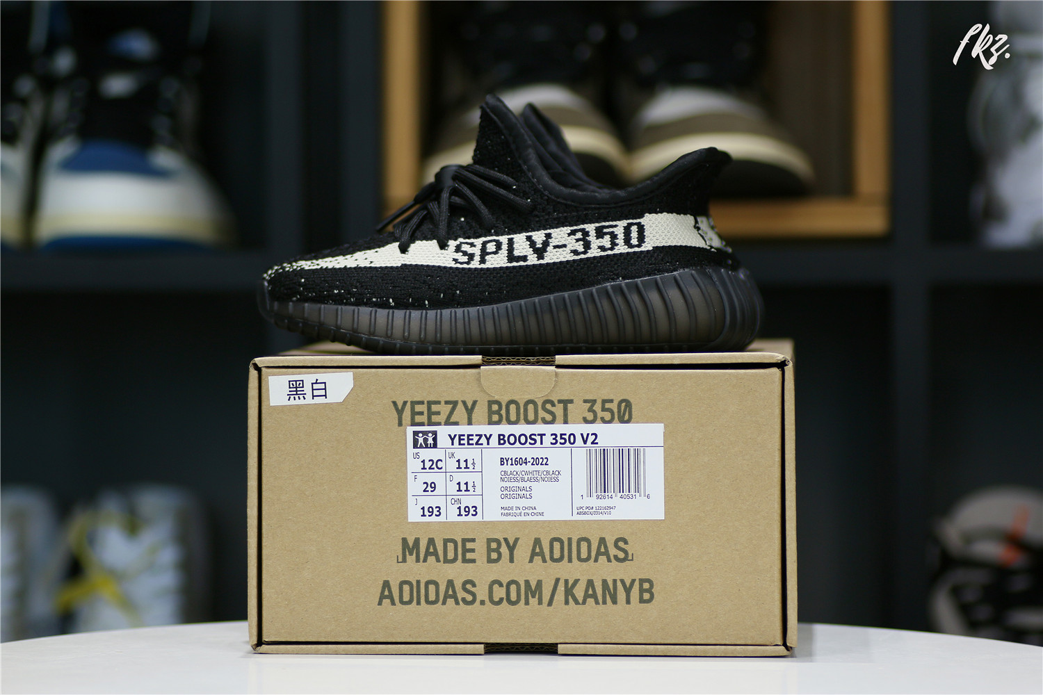 adidas Yeezy Boost 350 V2 Core Black White kid