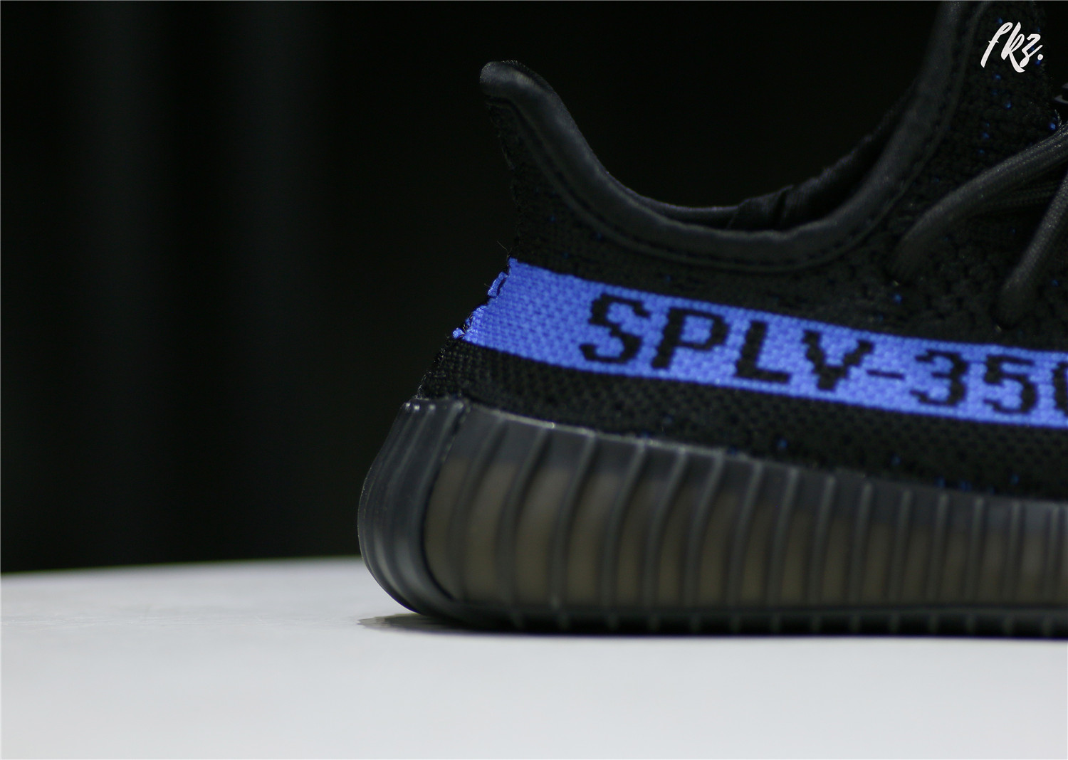 adidas Yeezy Boost 350 V2 Dazzling Blue kid