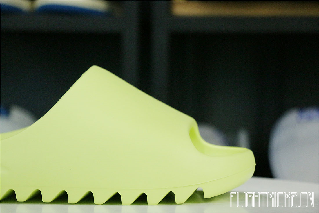 Yeezy Slides Glow Green 2021