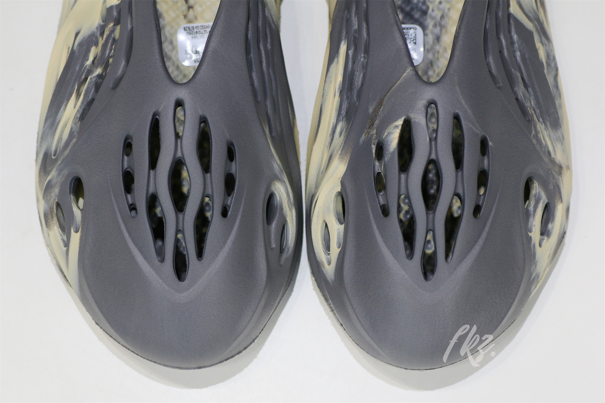 Yeezy Foam Runner “MXT Moon Grey” (GV7904 月灰）