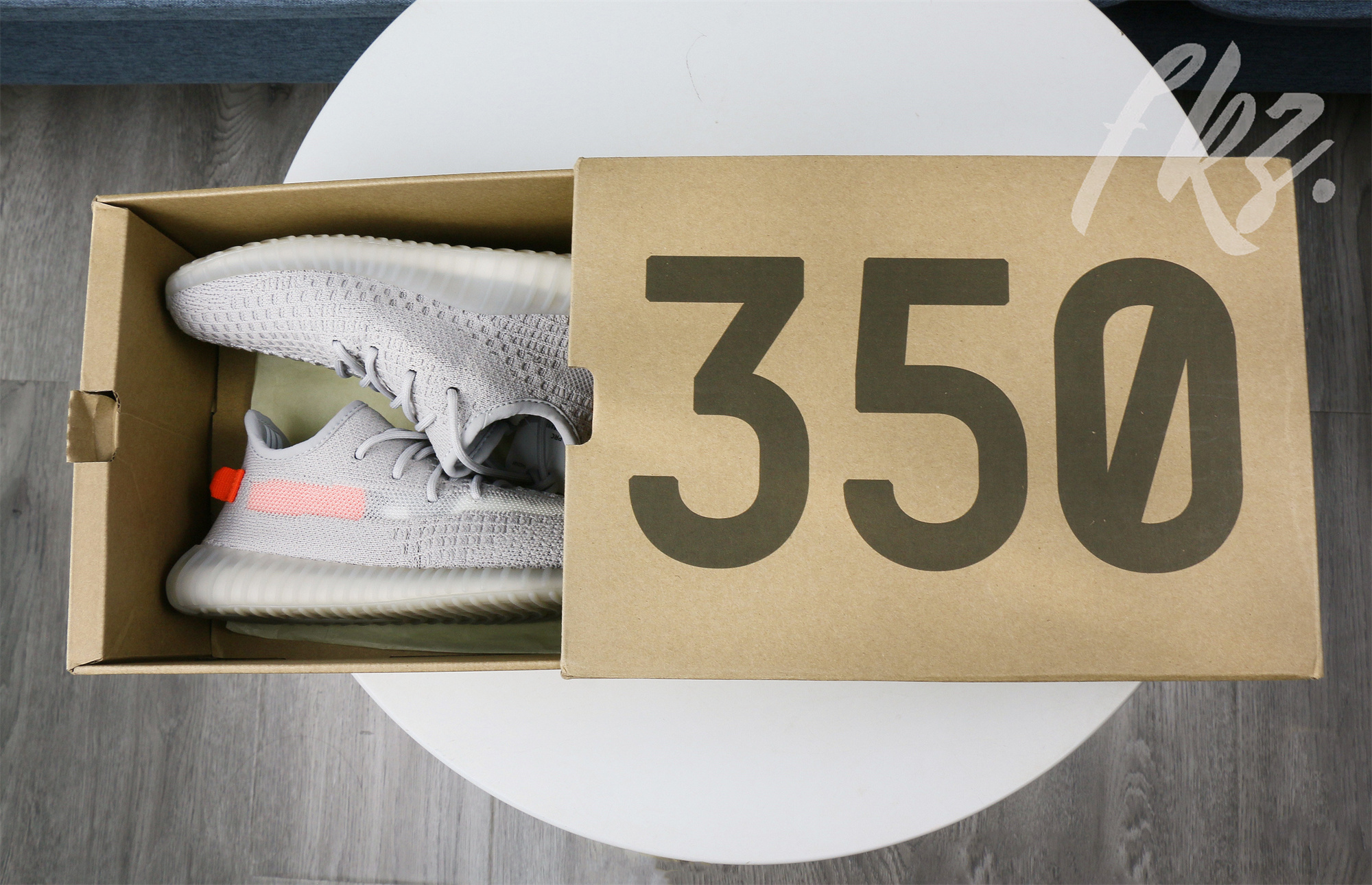 2020 Yeezy 350 V2  Tail Light  None Reflective(Ln5 A1 batch)