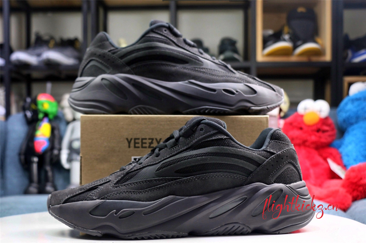 Yeezy Boost 700 V2  Vanta  2019