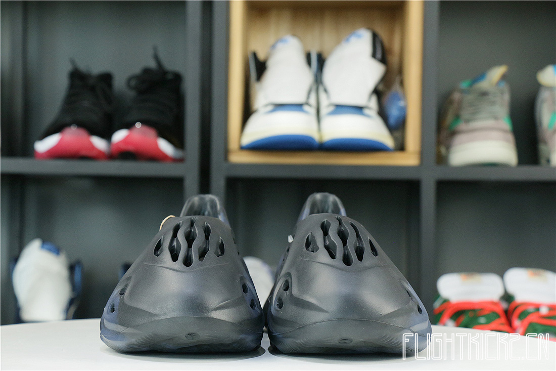 Yeezy Foam Runner “Mineral Blue” (GV7903午夜蓝）