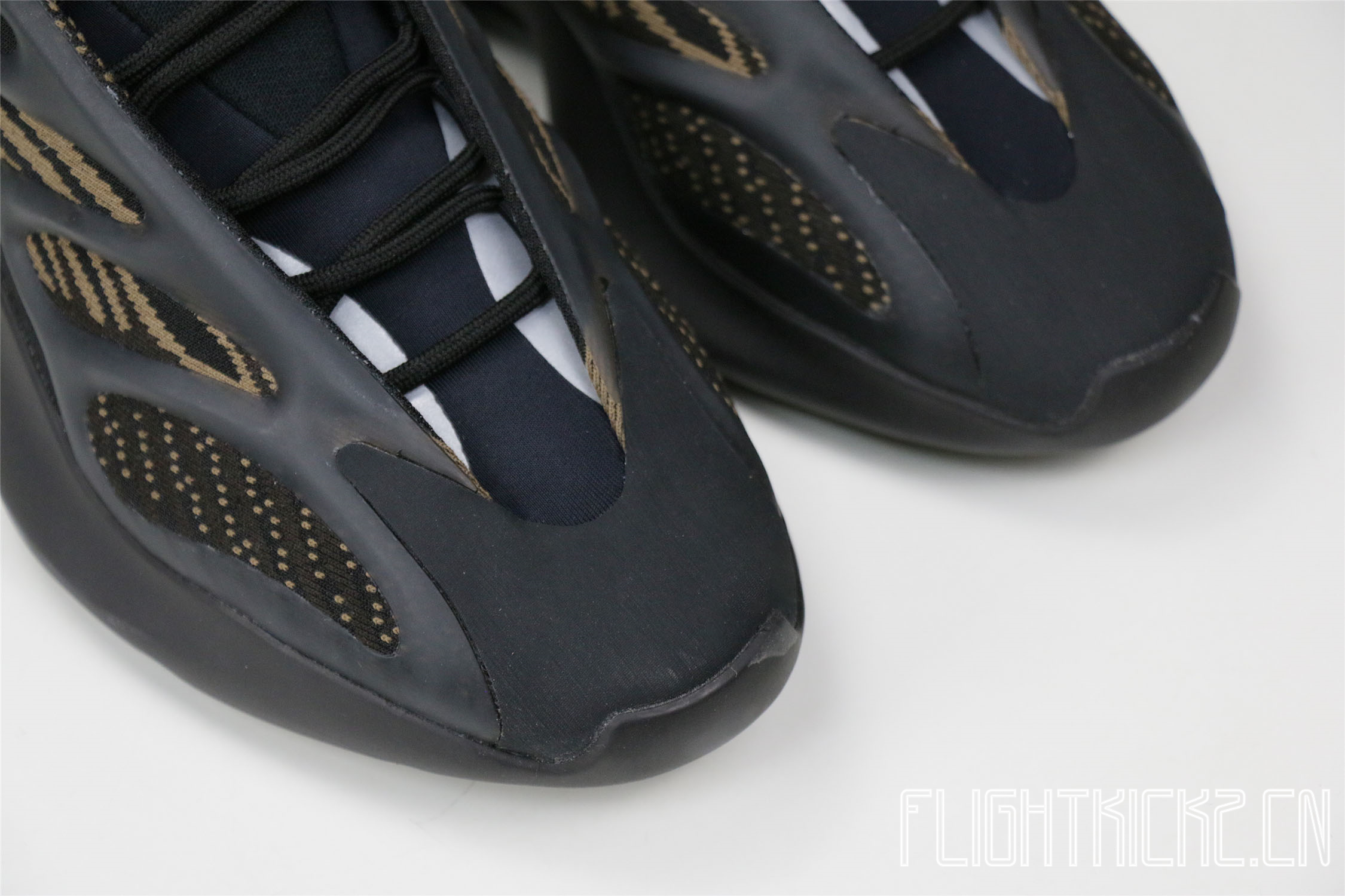 Adidas Yeezy 700 V3 Clay Brown