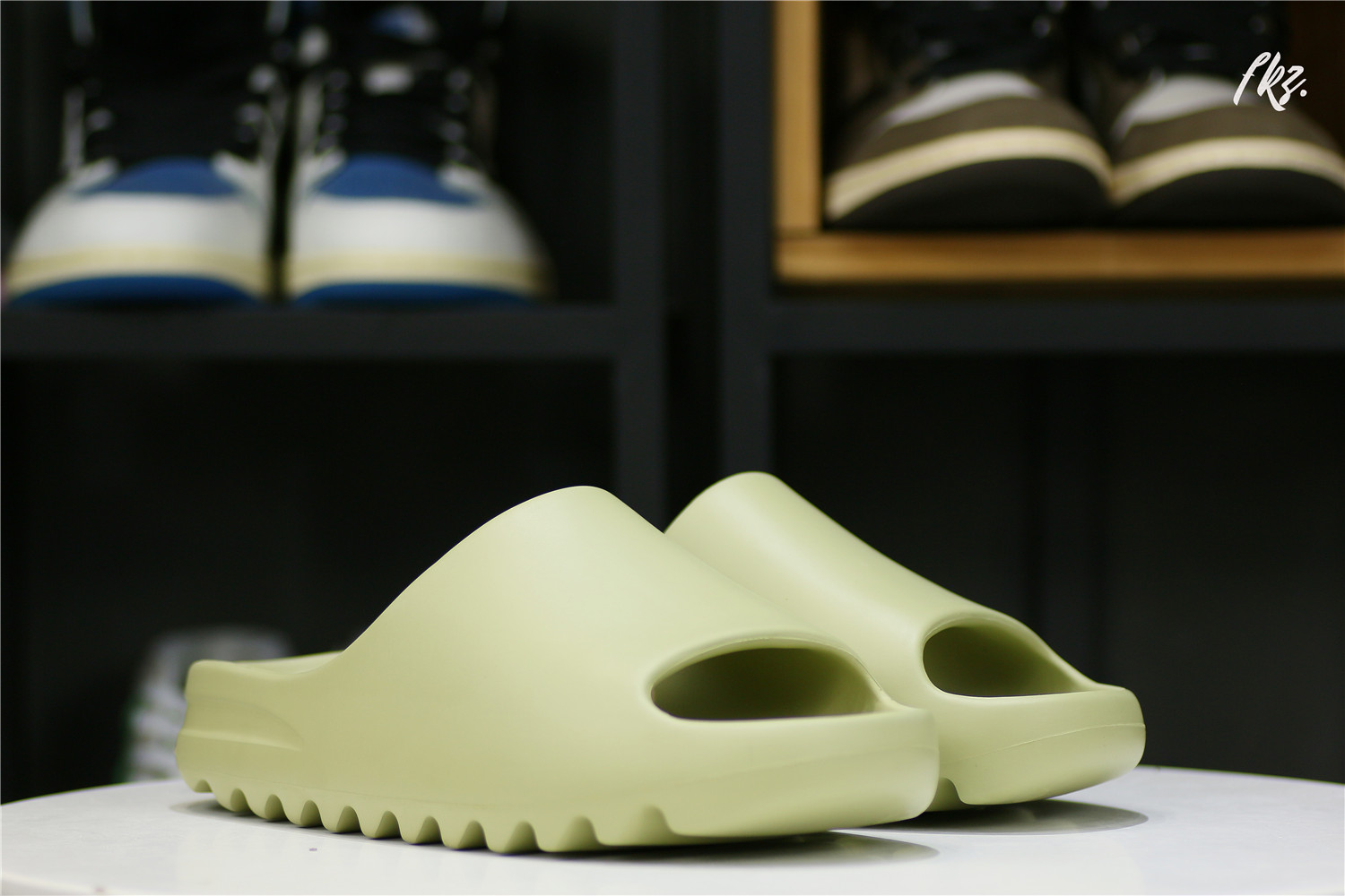 adidas Yeezy Slide Resin