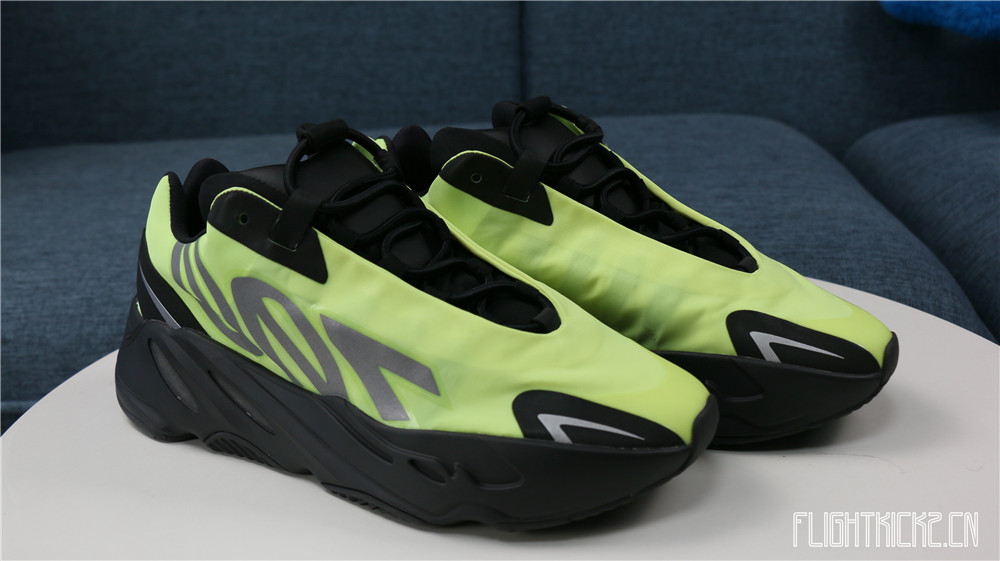 Yeezy Boost 700 MNVN Phosphor 2020