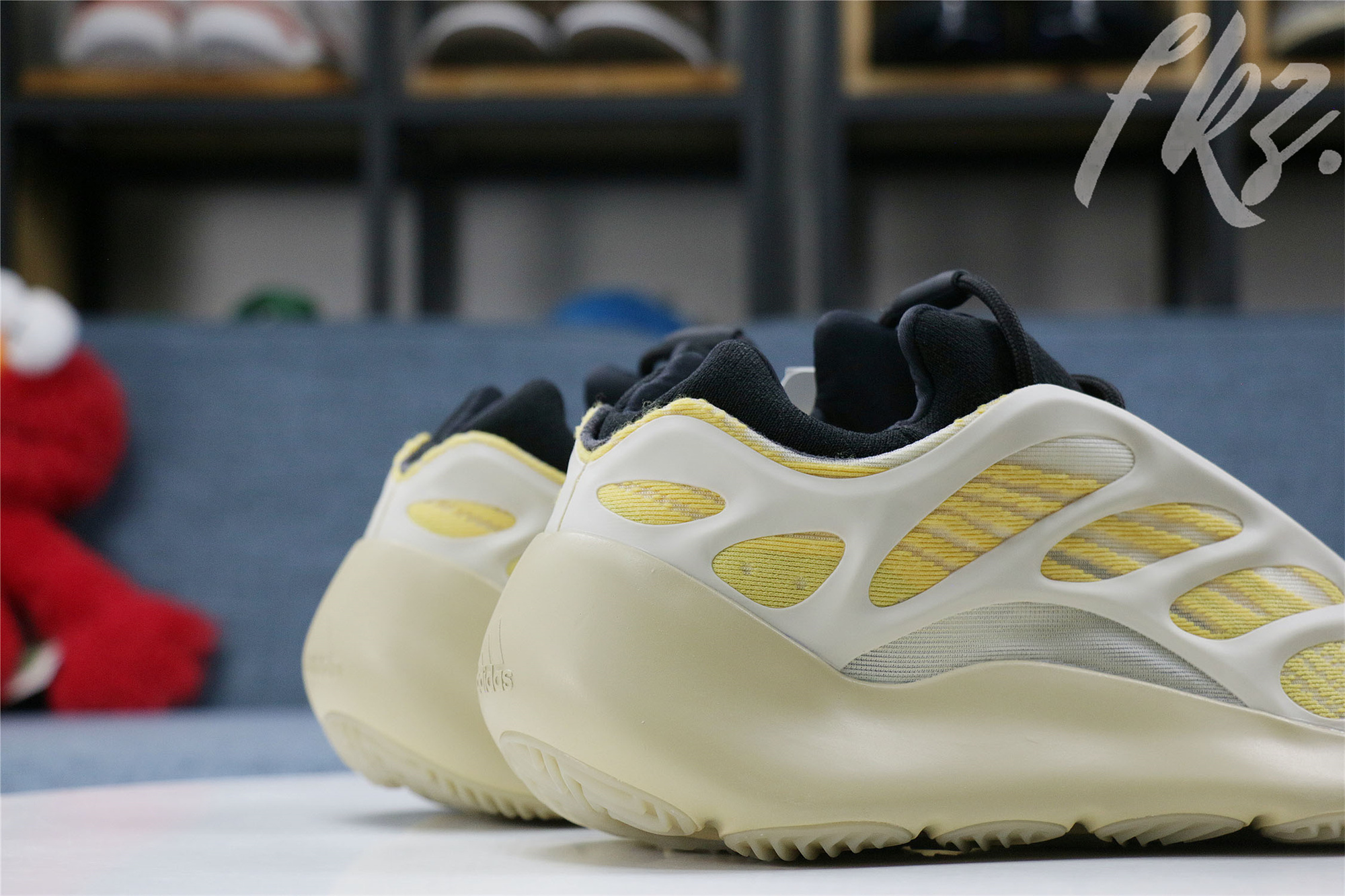 Adidas Yeezy 700 V3 Safflower