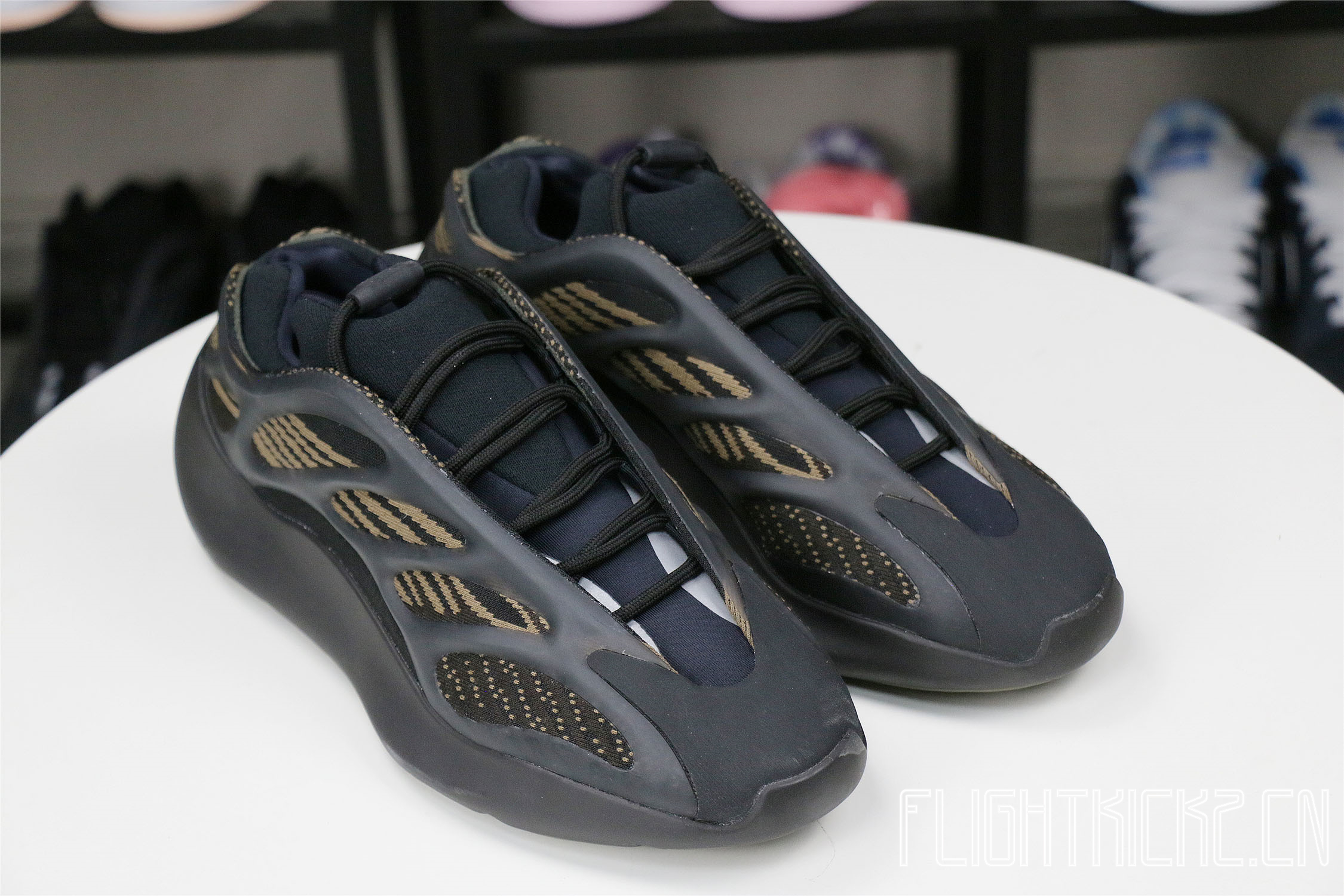 Adidas Yeezy 700 V3 Clay Brown