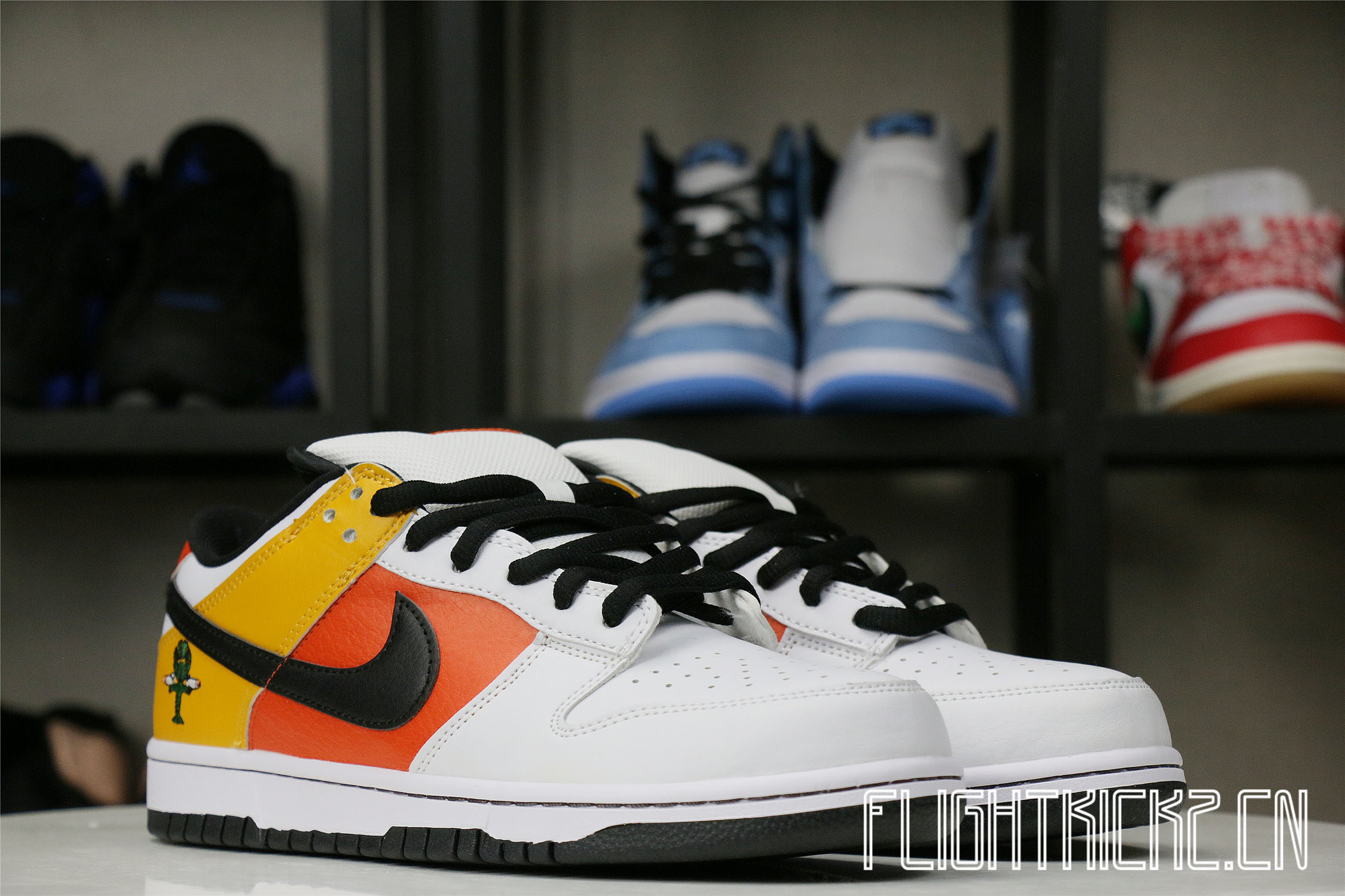 Nike SB Dunk Low Raygun White 2005