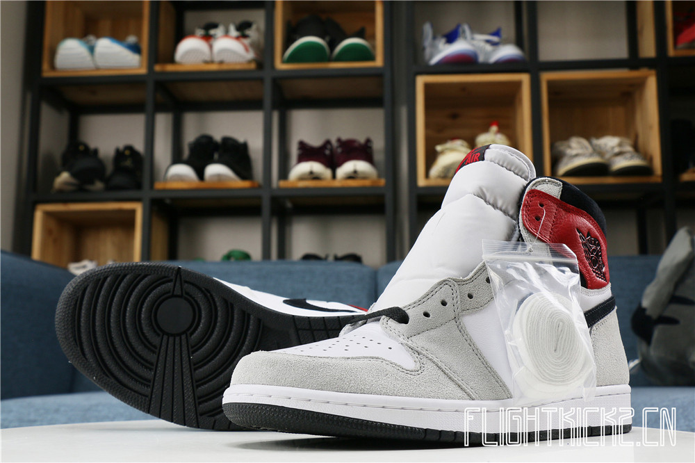 Air Jordan 1 Retro  Light Grey Smoke  2020