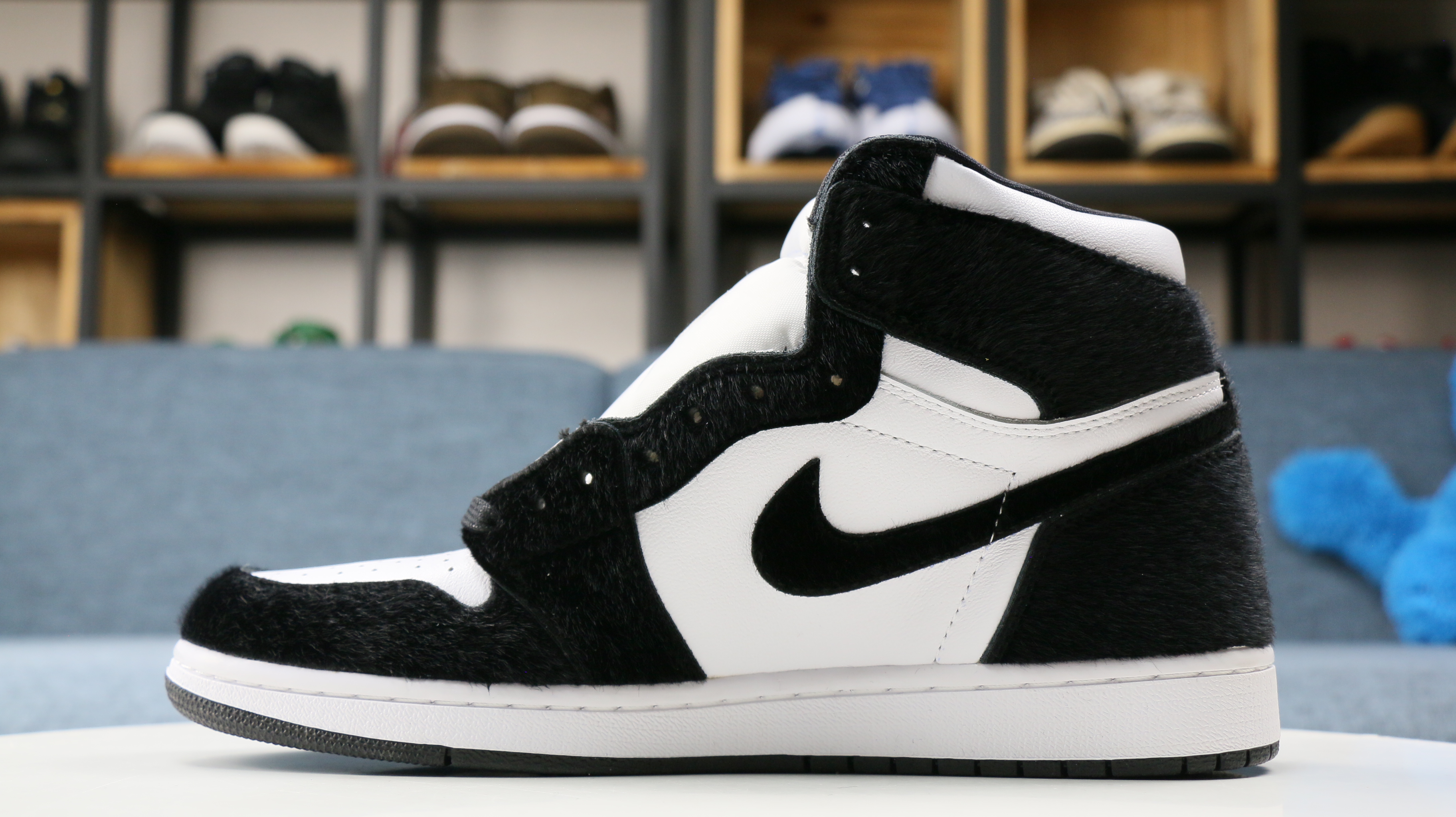 Wmns Air Jordan 1 Retro High Og Twist Pony