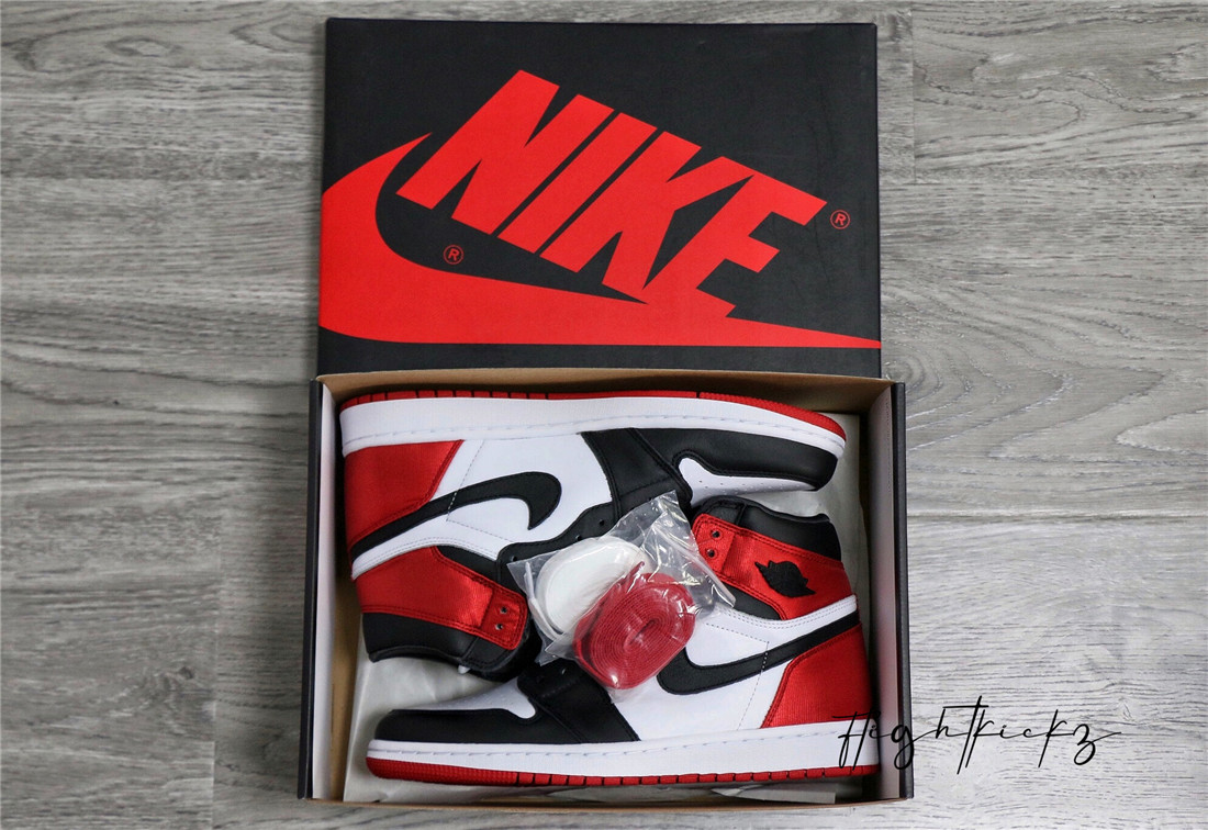 Air Jordan 1 Satin Black Toe 2019