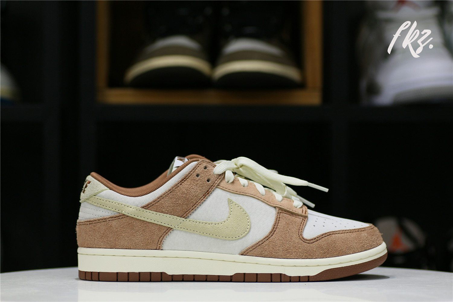 Nike Dunk Low  Medium Curry  2021