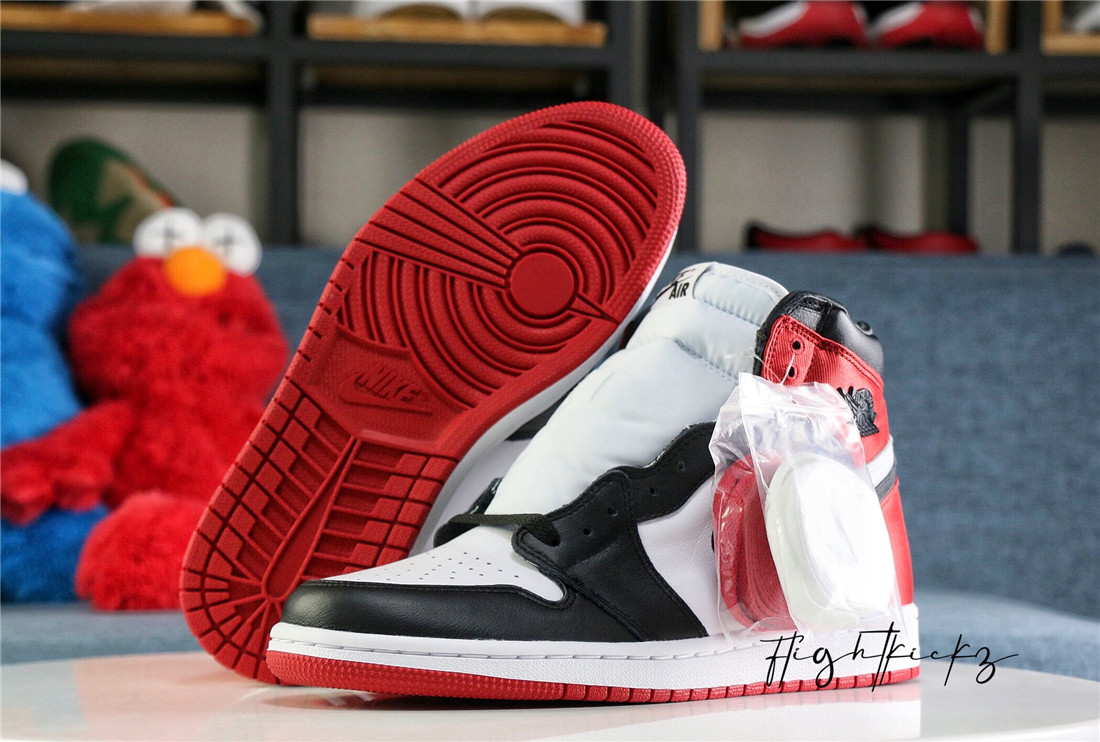 Air Jordan 1 Satin Black Toe 2019