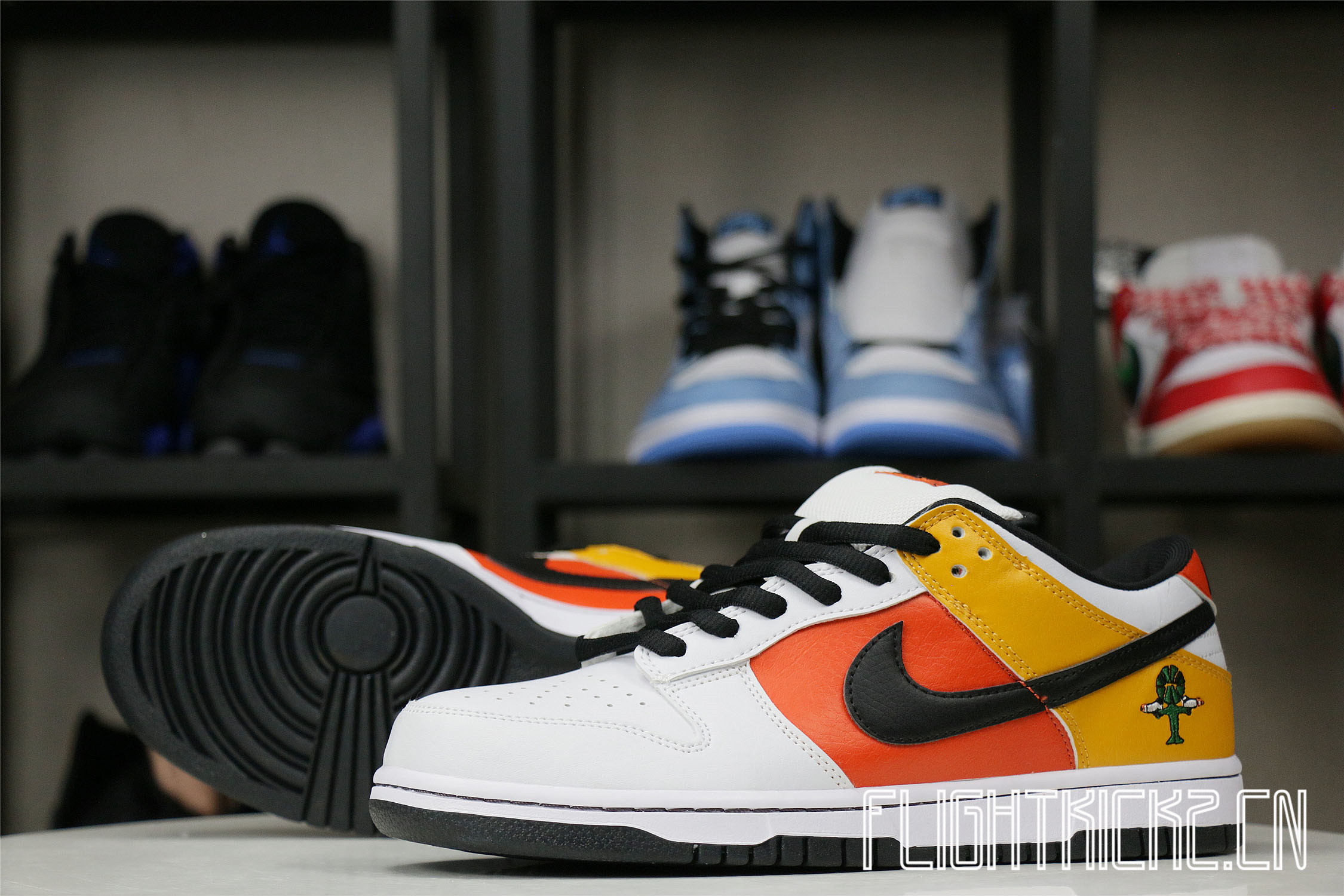 Nike SB Dunk Low Raygun White 2005