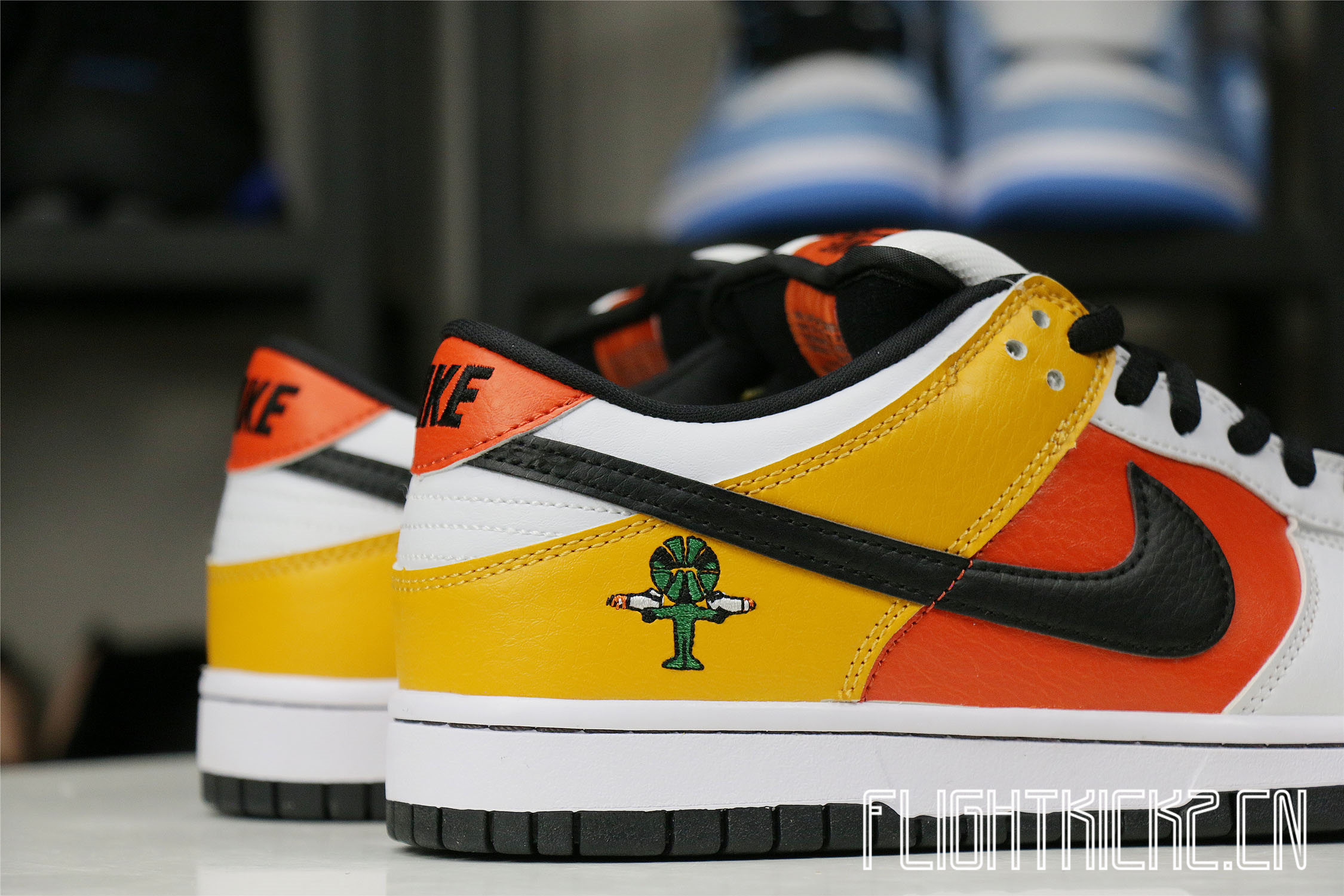 Nike SB Dunk Low Raygun White 2005