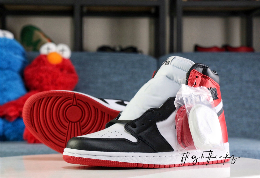 Air Jordan 1 Satin Black Toe 2019