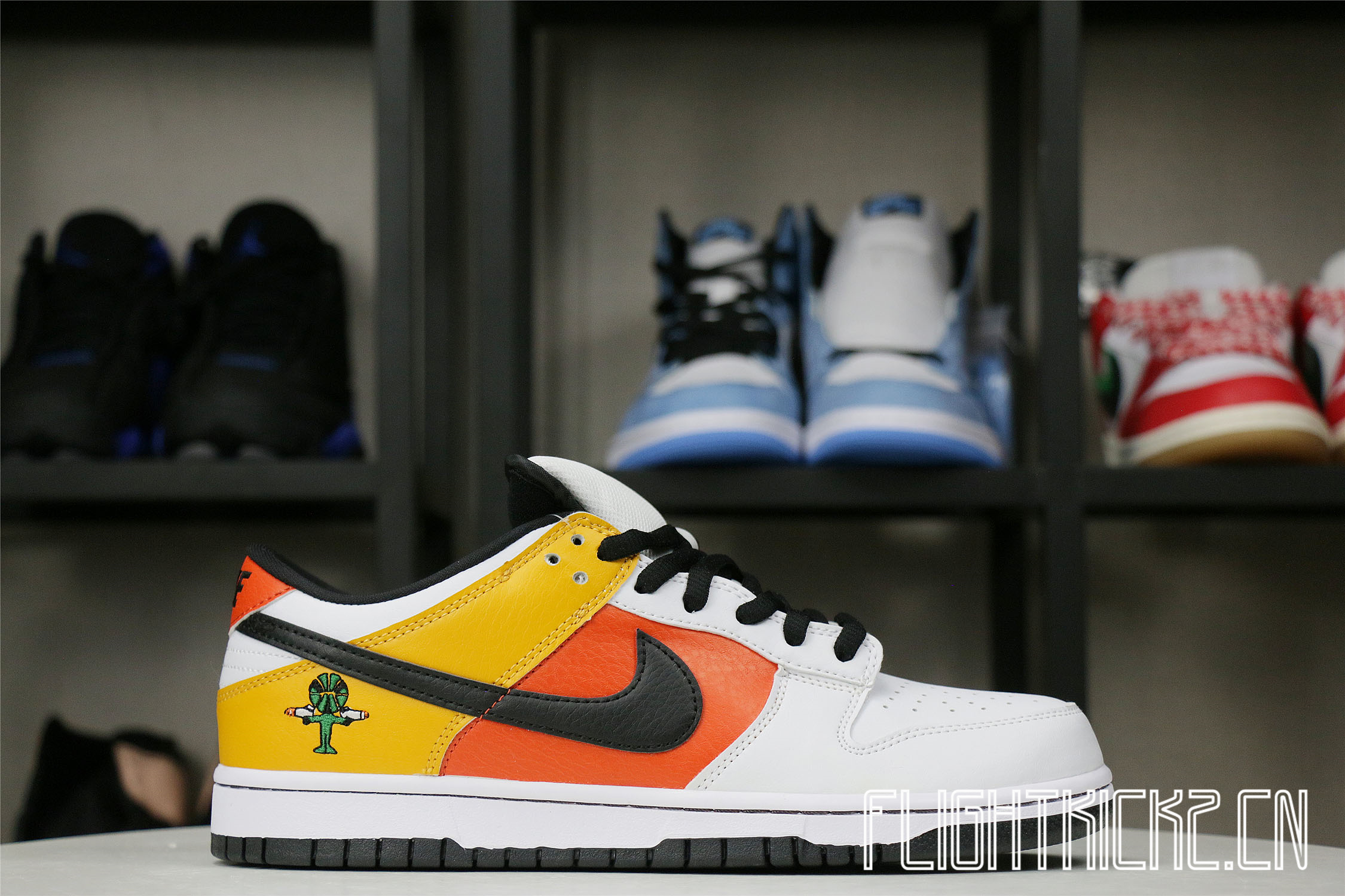 Nike SB Dunk Low Raygun White 2005