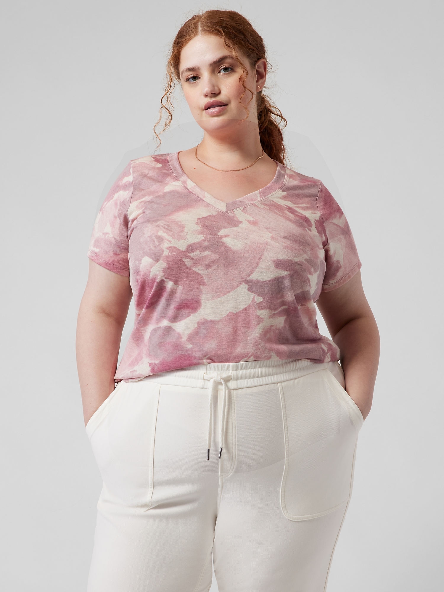 Breezy Scoop V Tee
