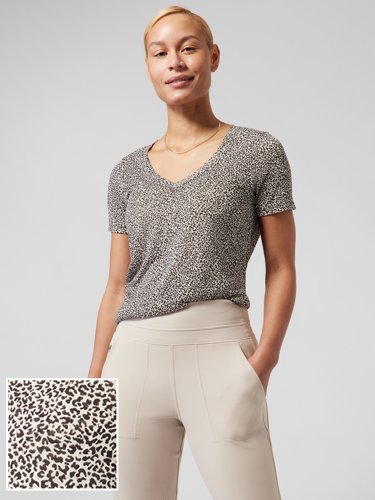 Breezy Scoop V Tee