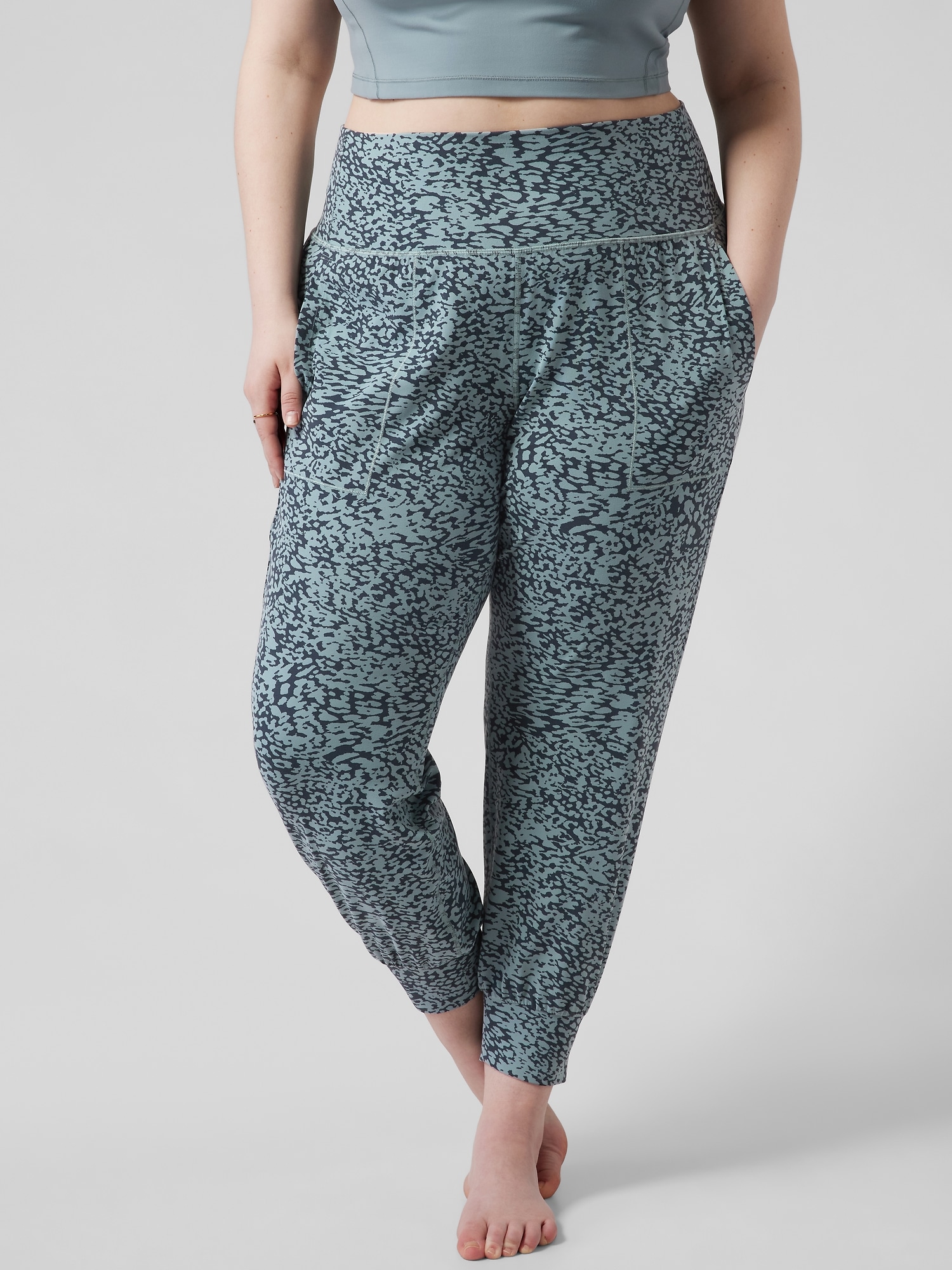 Salutation Jogger