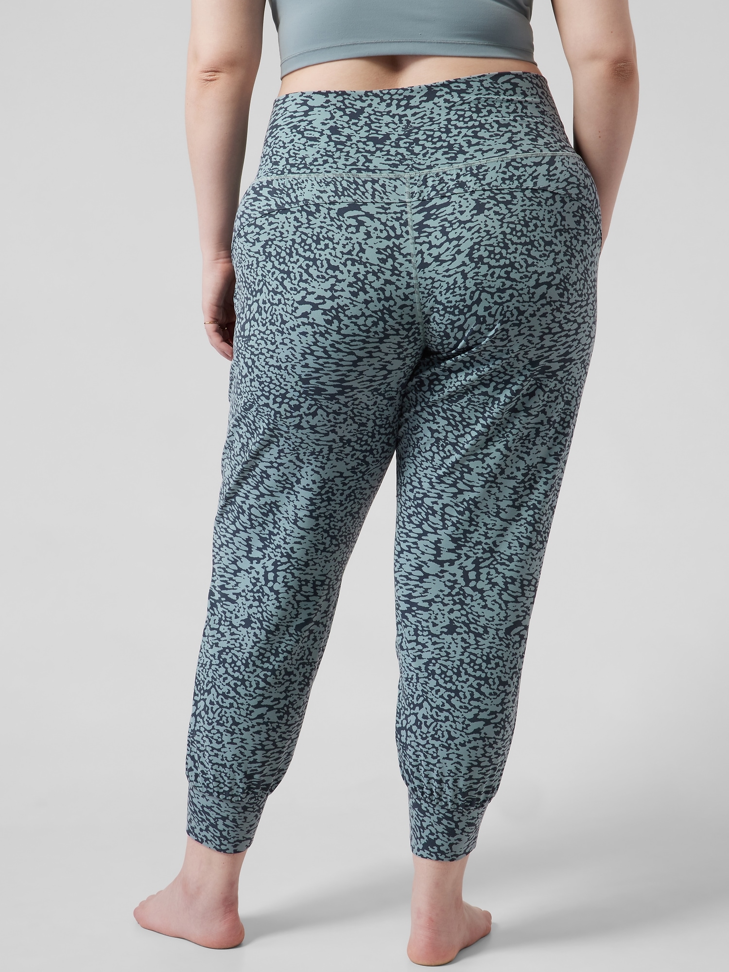 Salutation Jogger