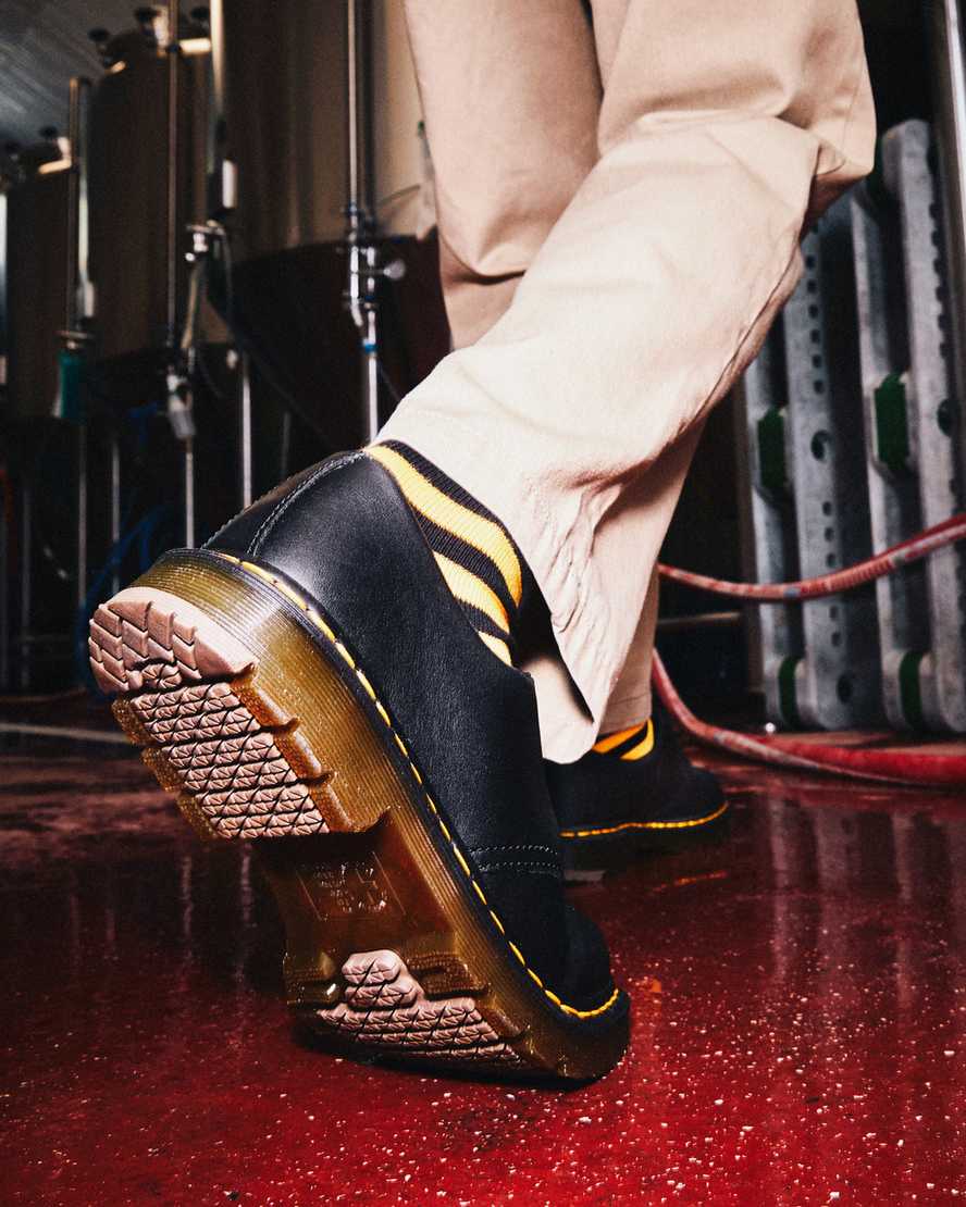 1461 SLIP RESISTANT LEATHER SHOES